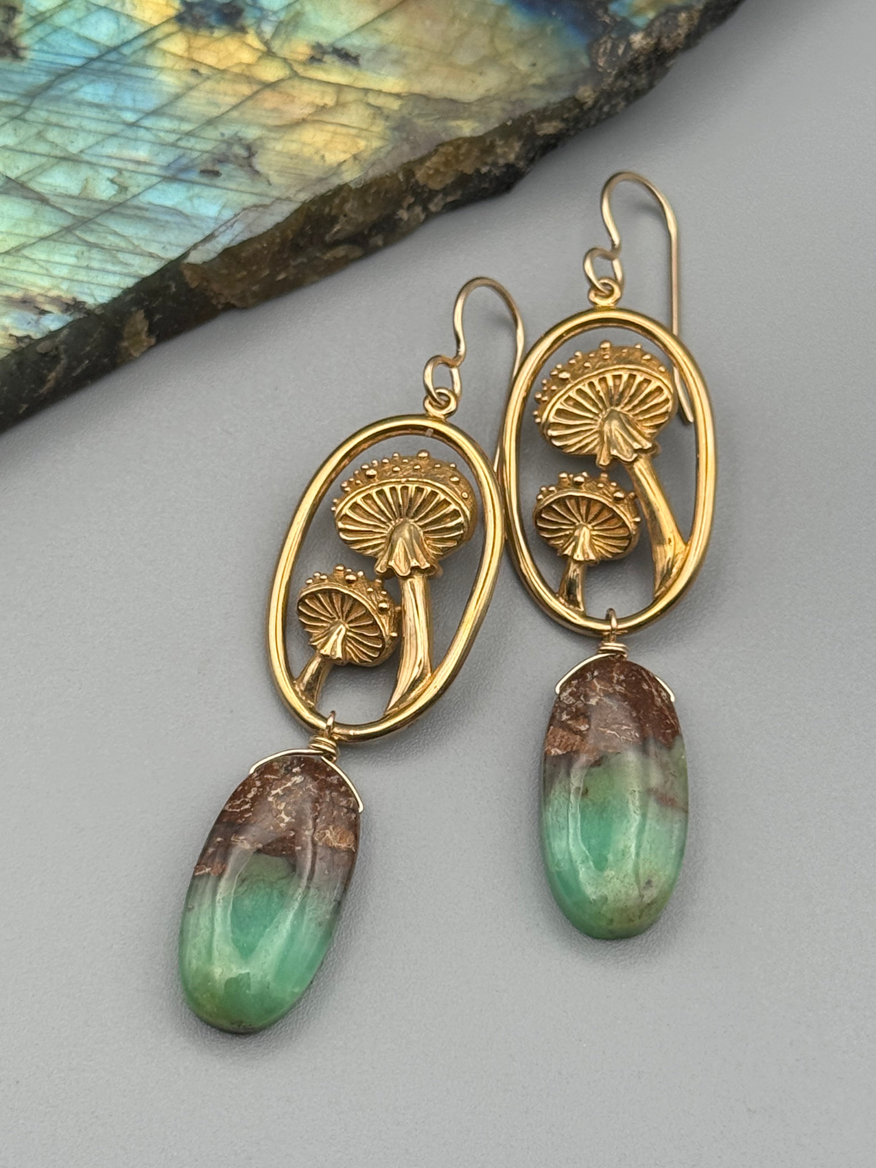 •UNDERSTORY• chrysoprase oval + gold earrings