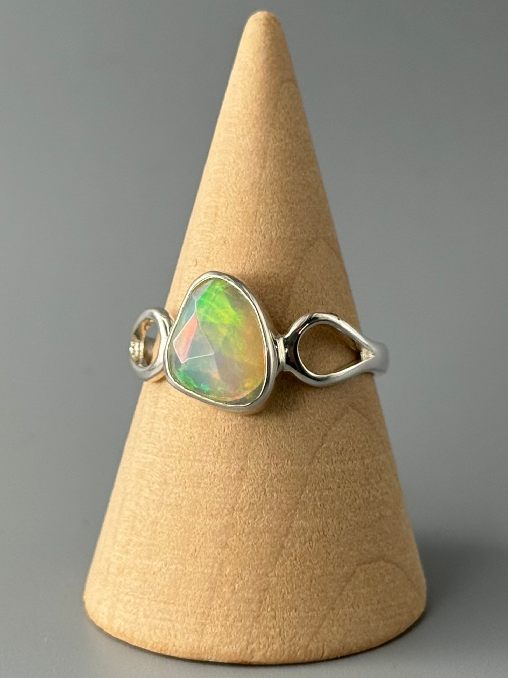 •FACETED ETHIOPIAN OPAL - DROPLETS• silver ring (size 10)