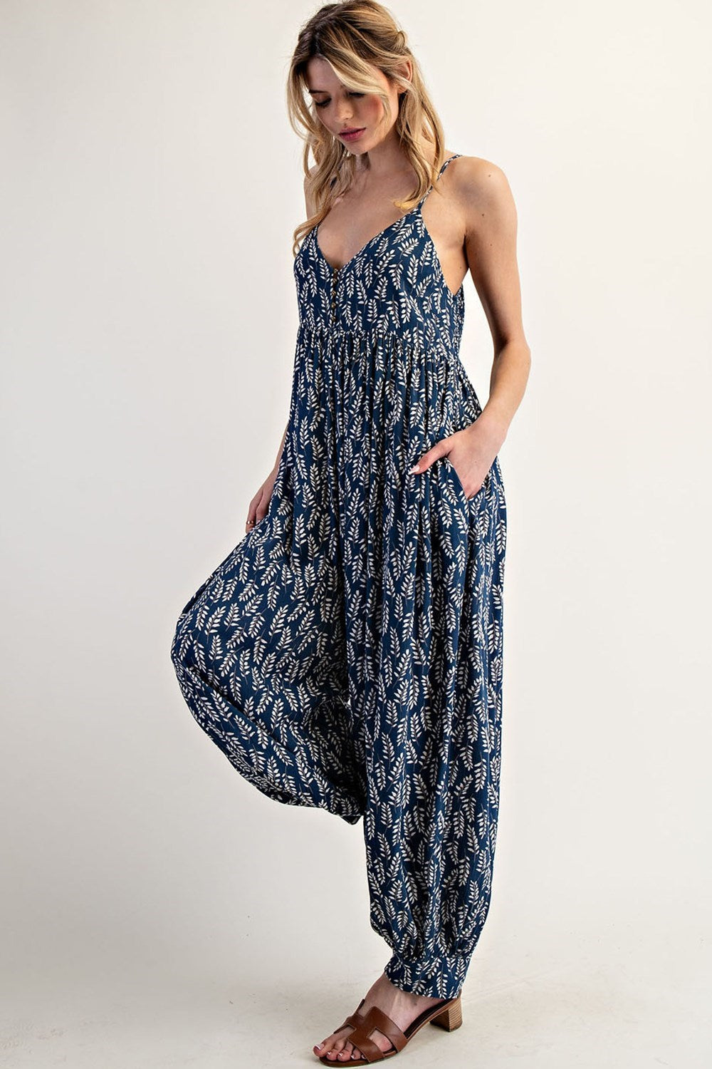 •PEYTON - BARLEY• relaxed fit V-neck jumpsuit