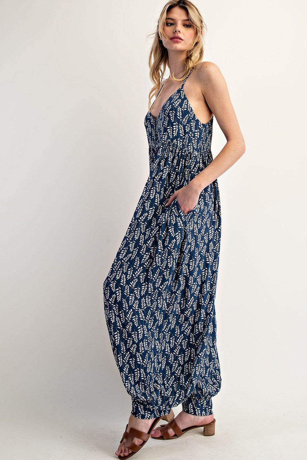 •PEYTON - BARLEY• relaxed fit V-neck jumpsuit