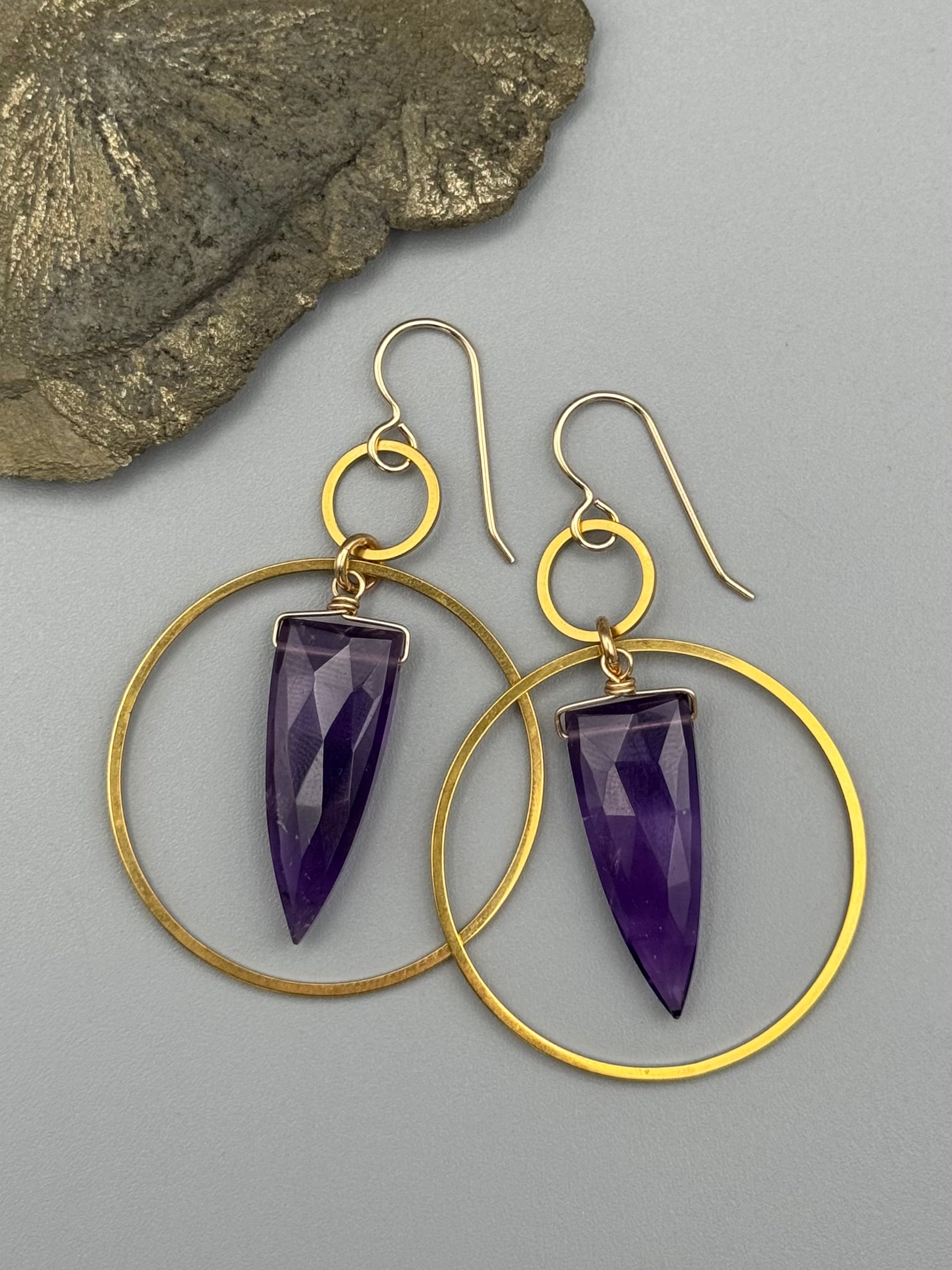 •EQUA-LUNA• amethyst fang + gold earrings