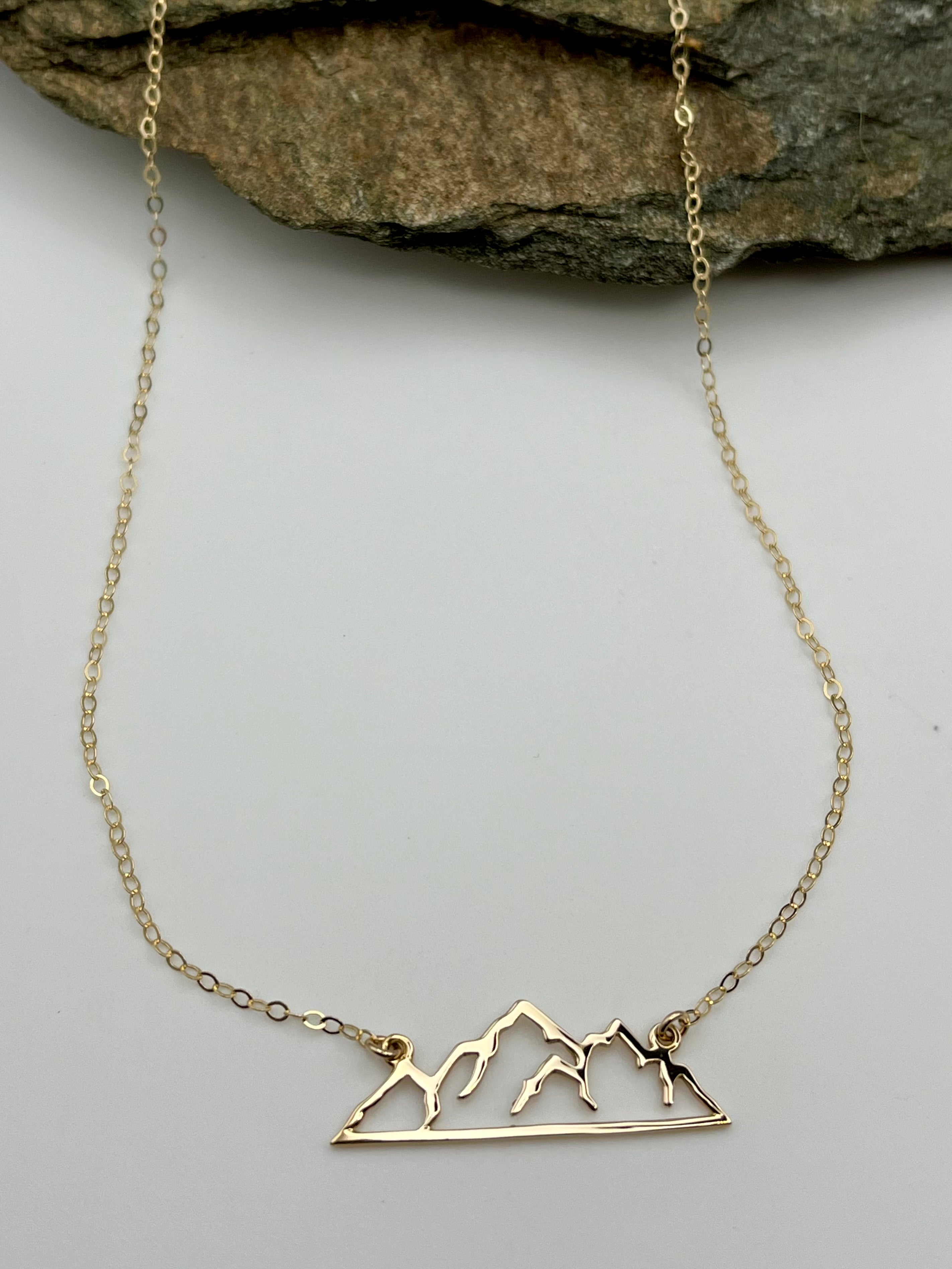 •RIDGELINE• gold necklace