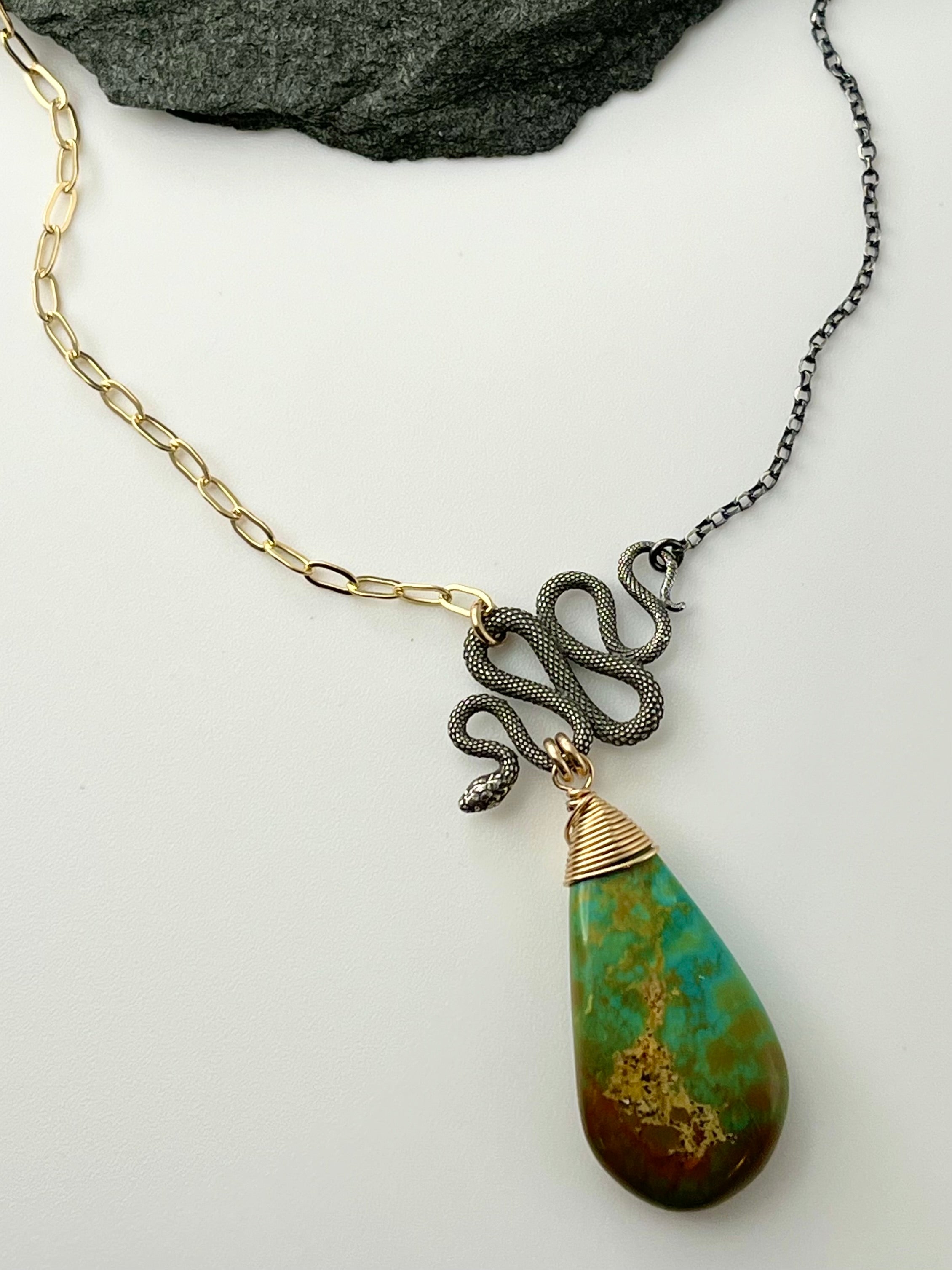 •SUEÑO• royston turquoise + snake mixed metal necklace (18"-20" long)