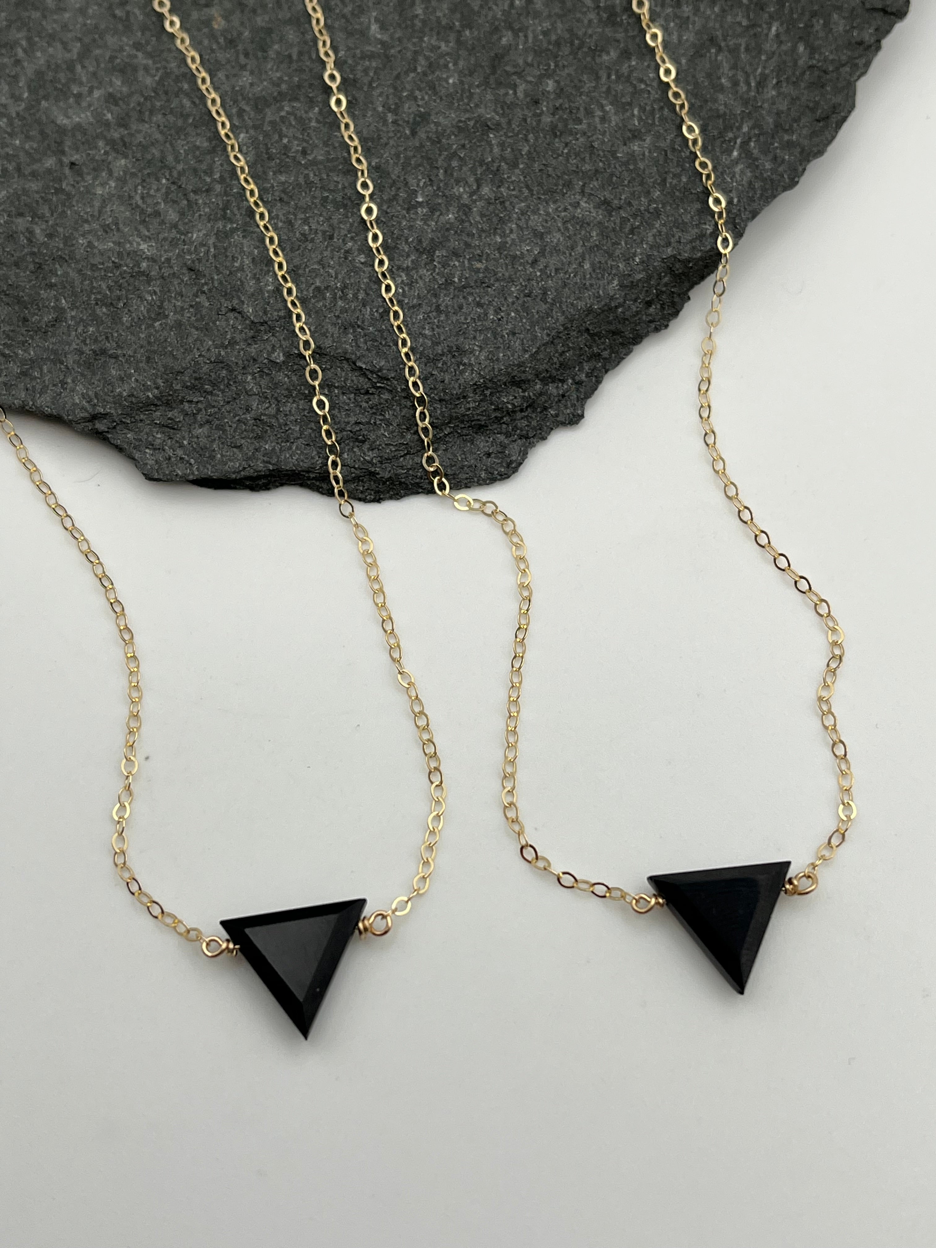 •STRAY• black spinel triangle + gold necklace