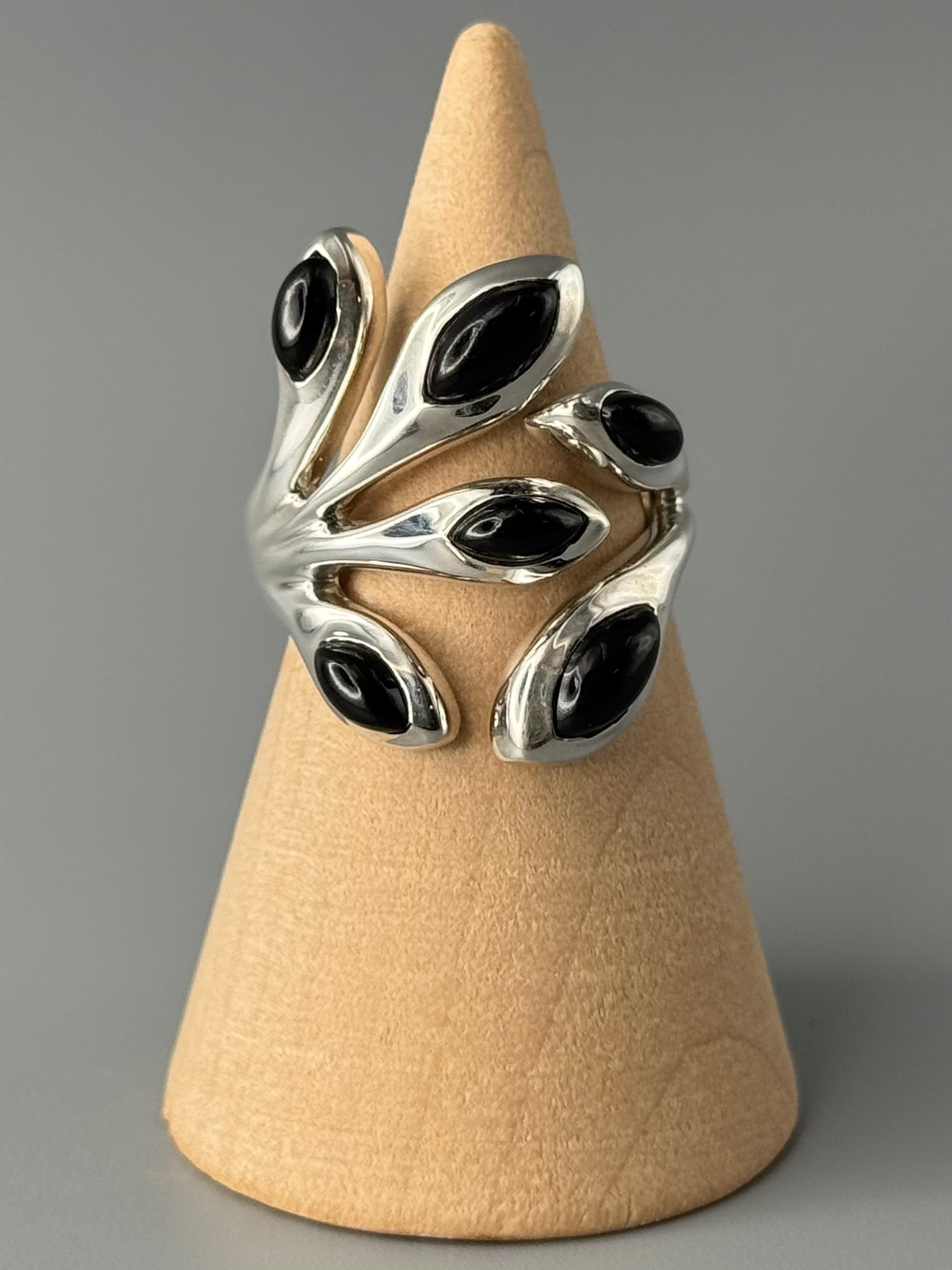•BLACK ONYX - LÓRIEN• adjustable silver ring