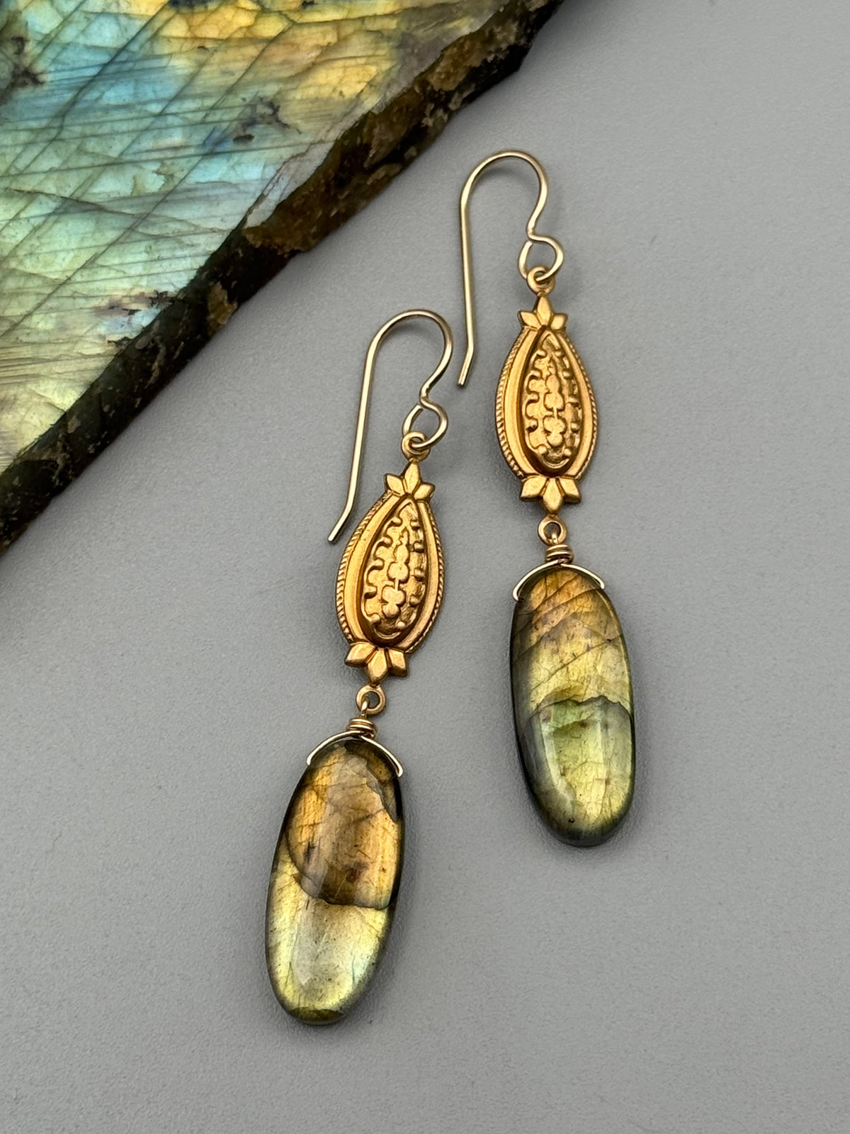 •CONTESSA• golden labradorite oval + gold earrings