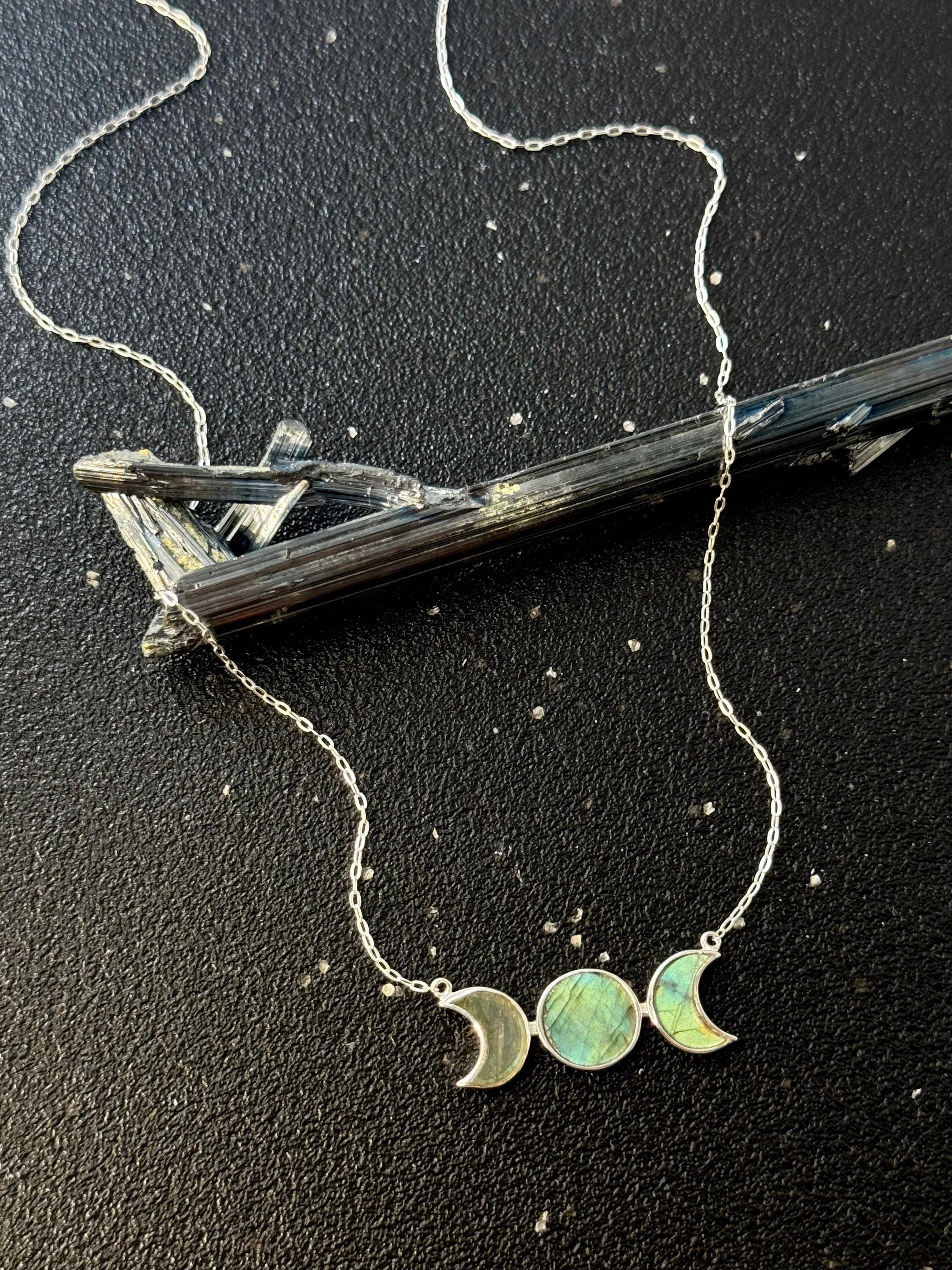 •MEDIUM MOON PHASE• labradorite + silver necklace (15"-17" long)