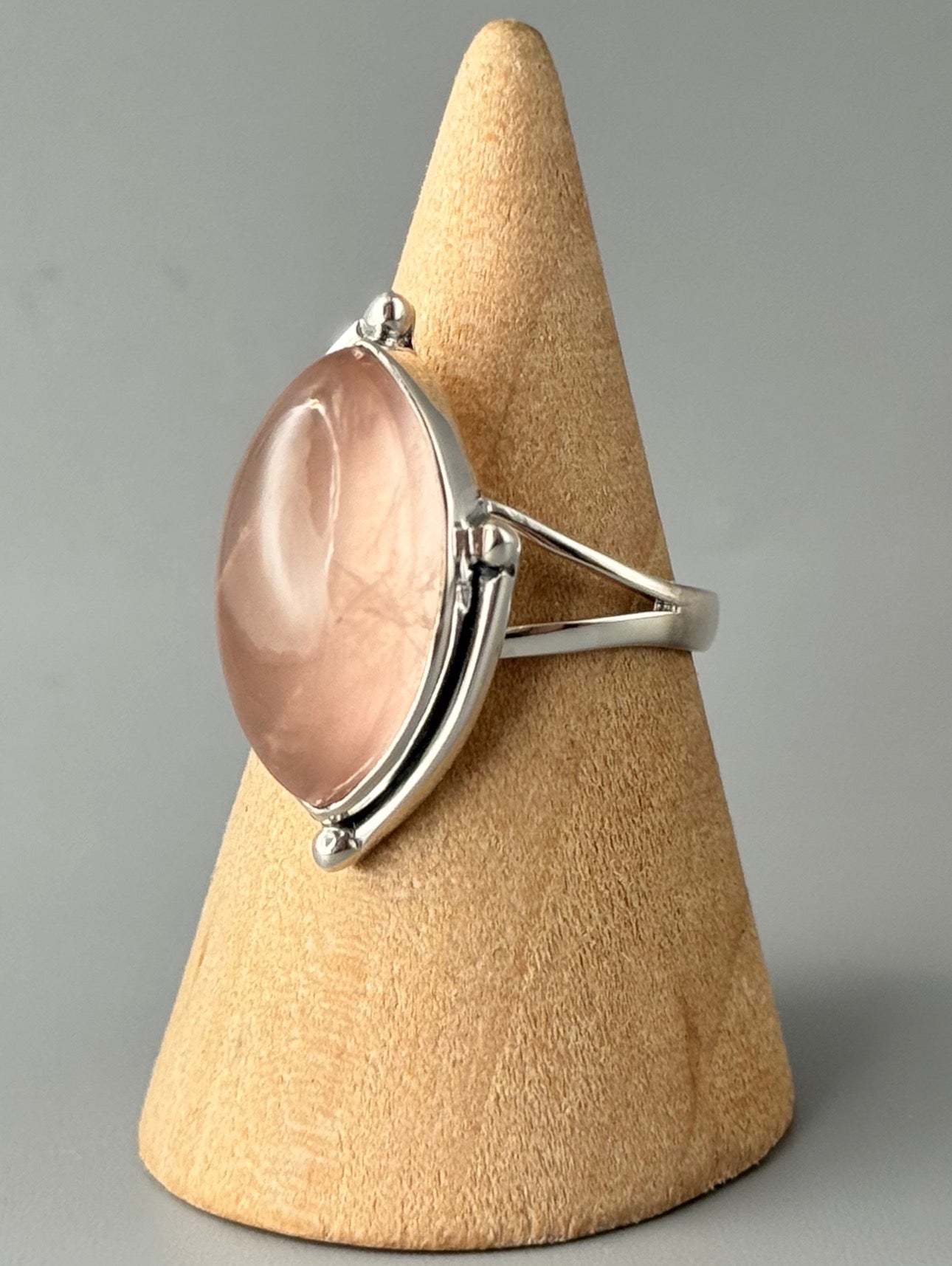 •ROSE QUARTZ - BARBELLS• sterling silver ring (various sizes)