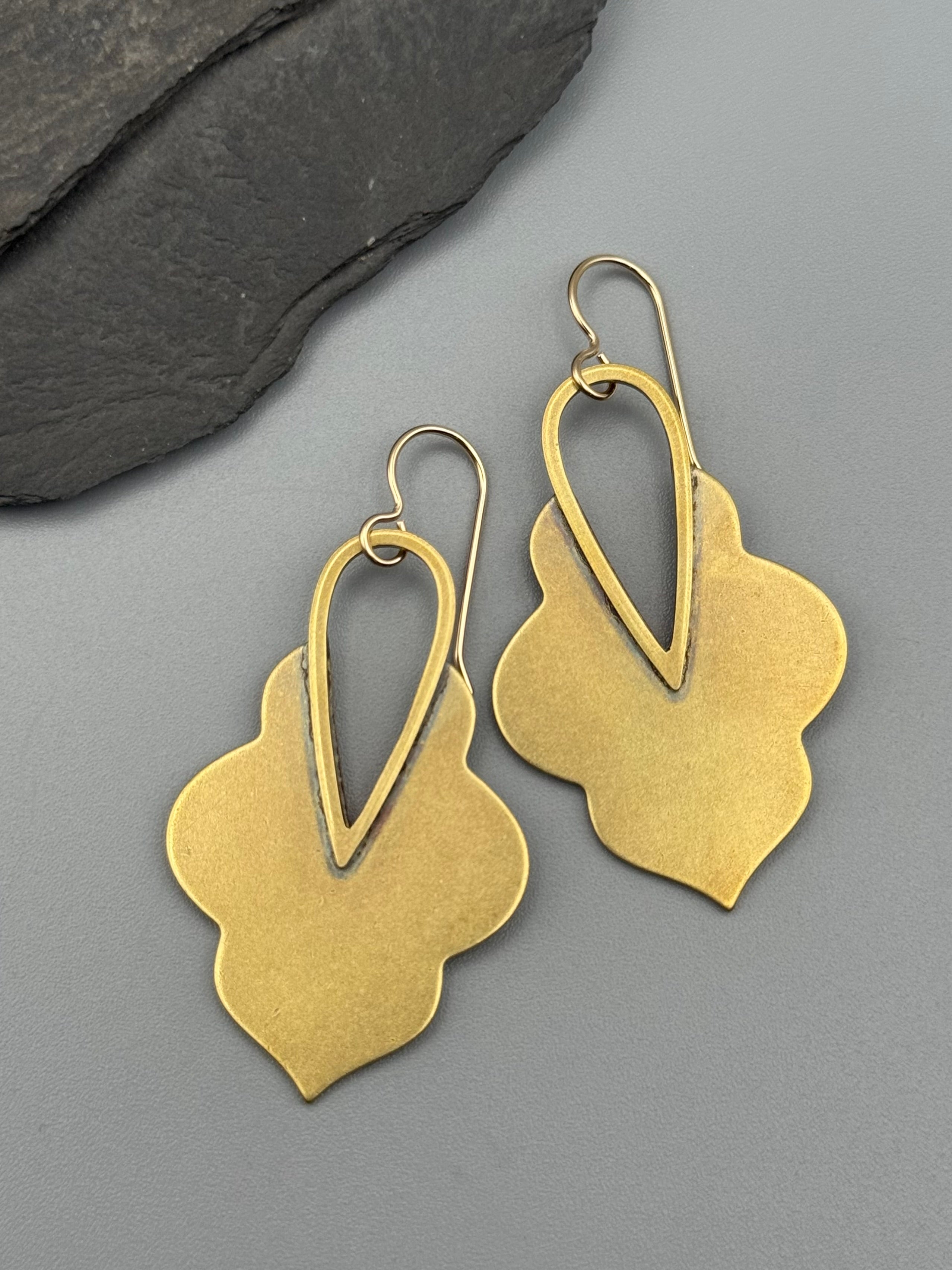 •ARABESQUE• gold dangle earrings