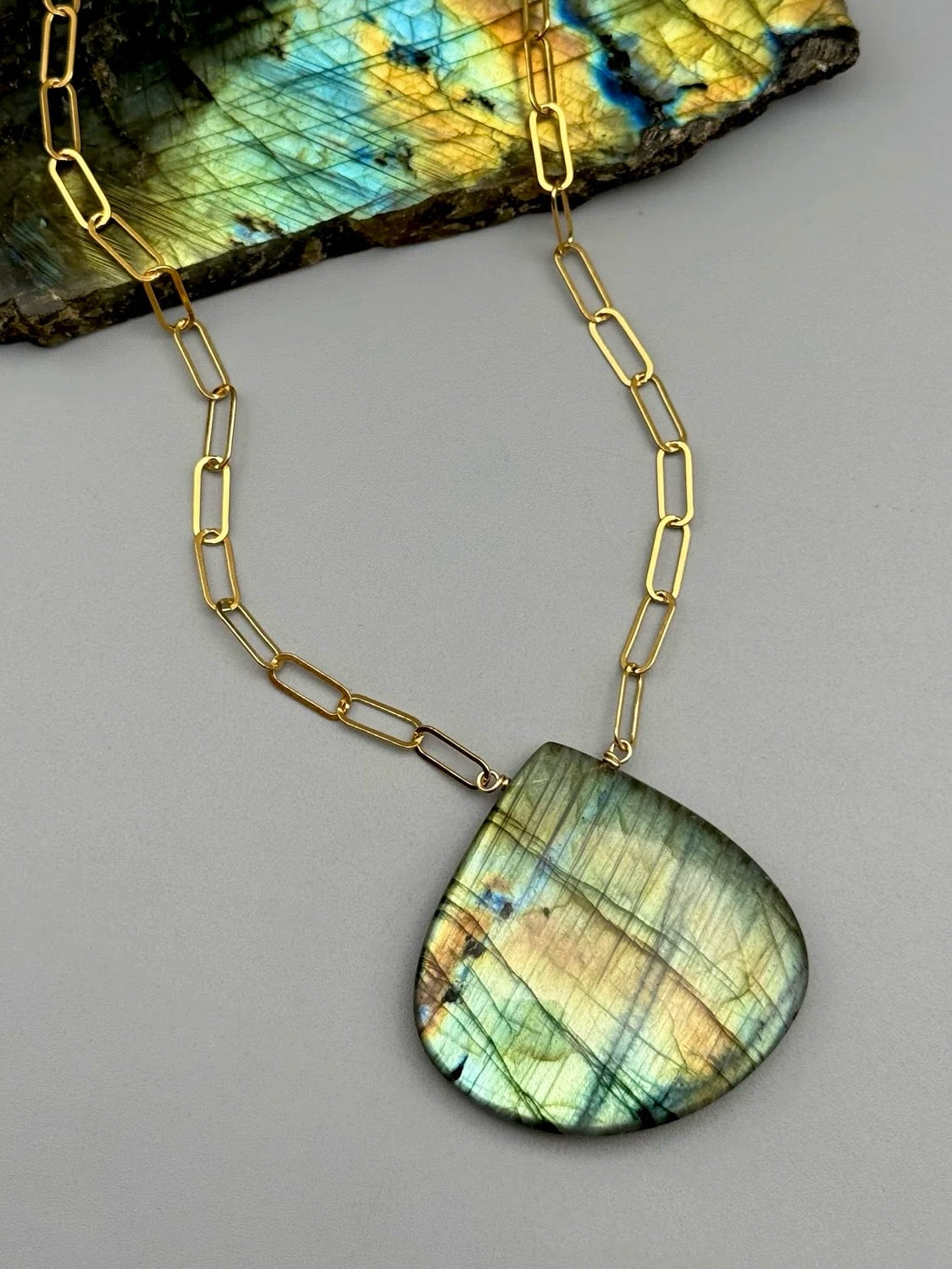 •AEON• labradorite + gold necklace (16"-18" long)