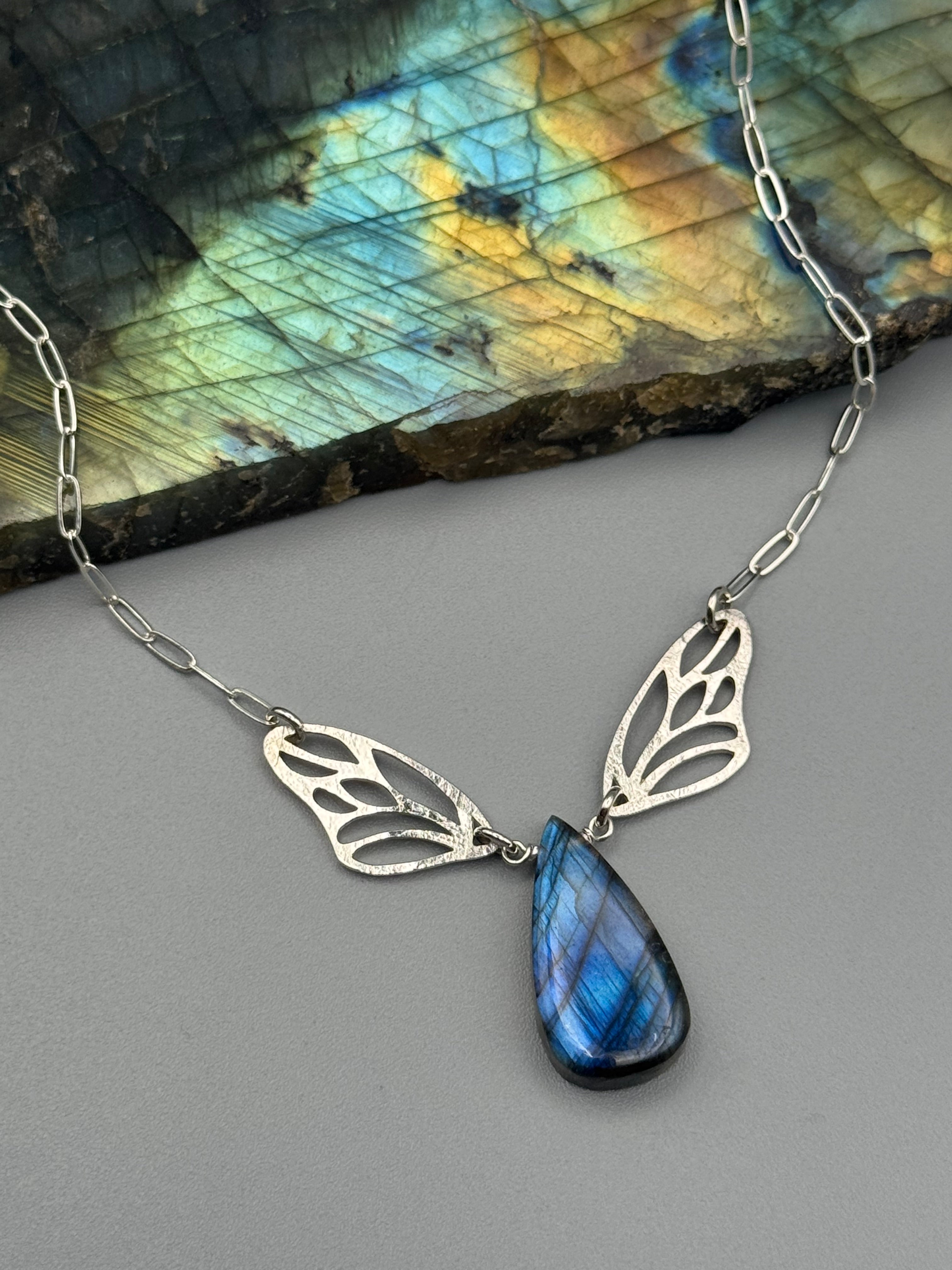 •METAMORPH• labradorite + silver necklace (16"-18" long)