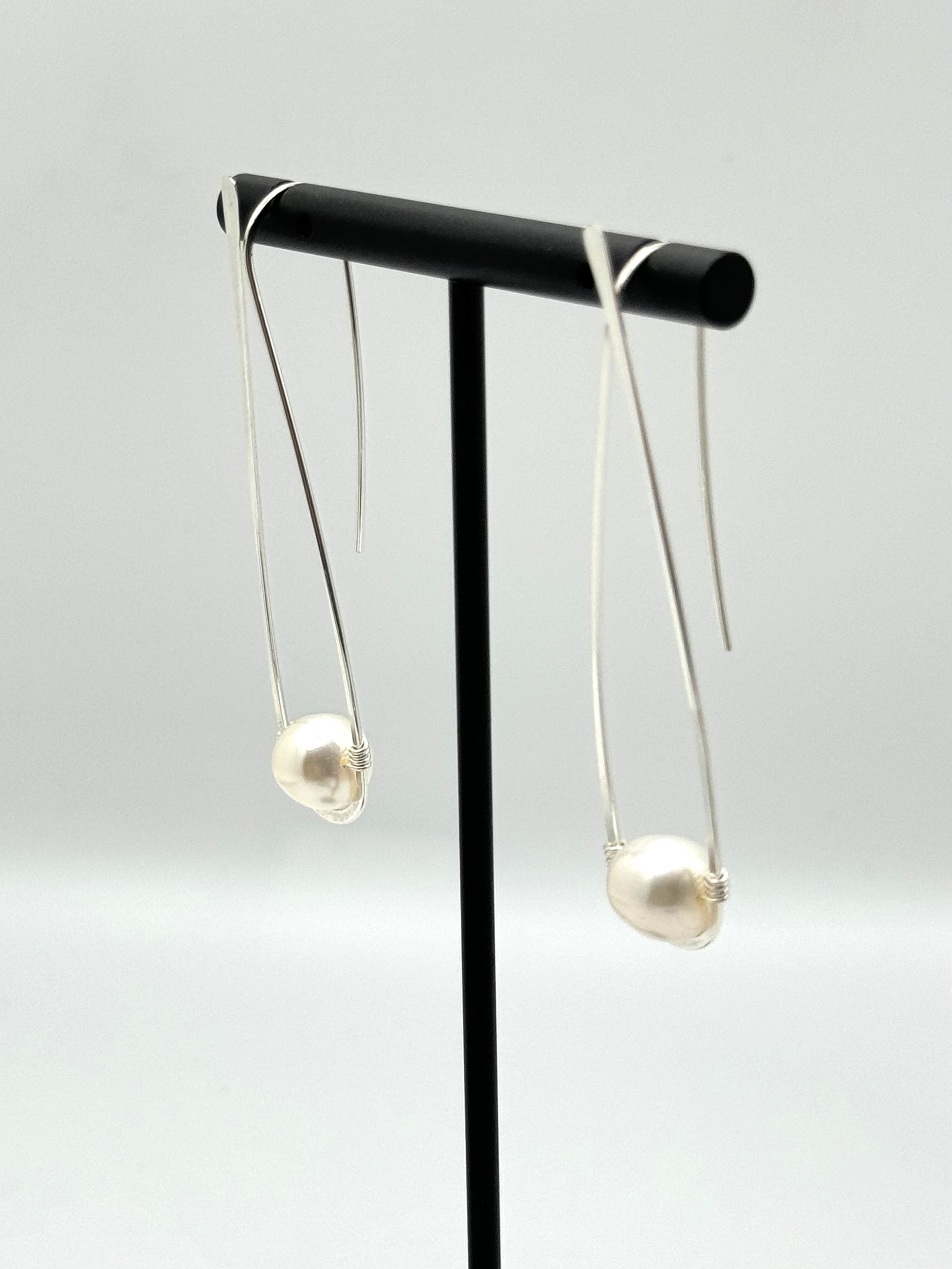 •DEEP DROP THREADER• pearl + silver earrings