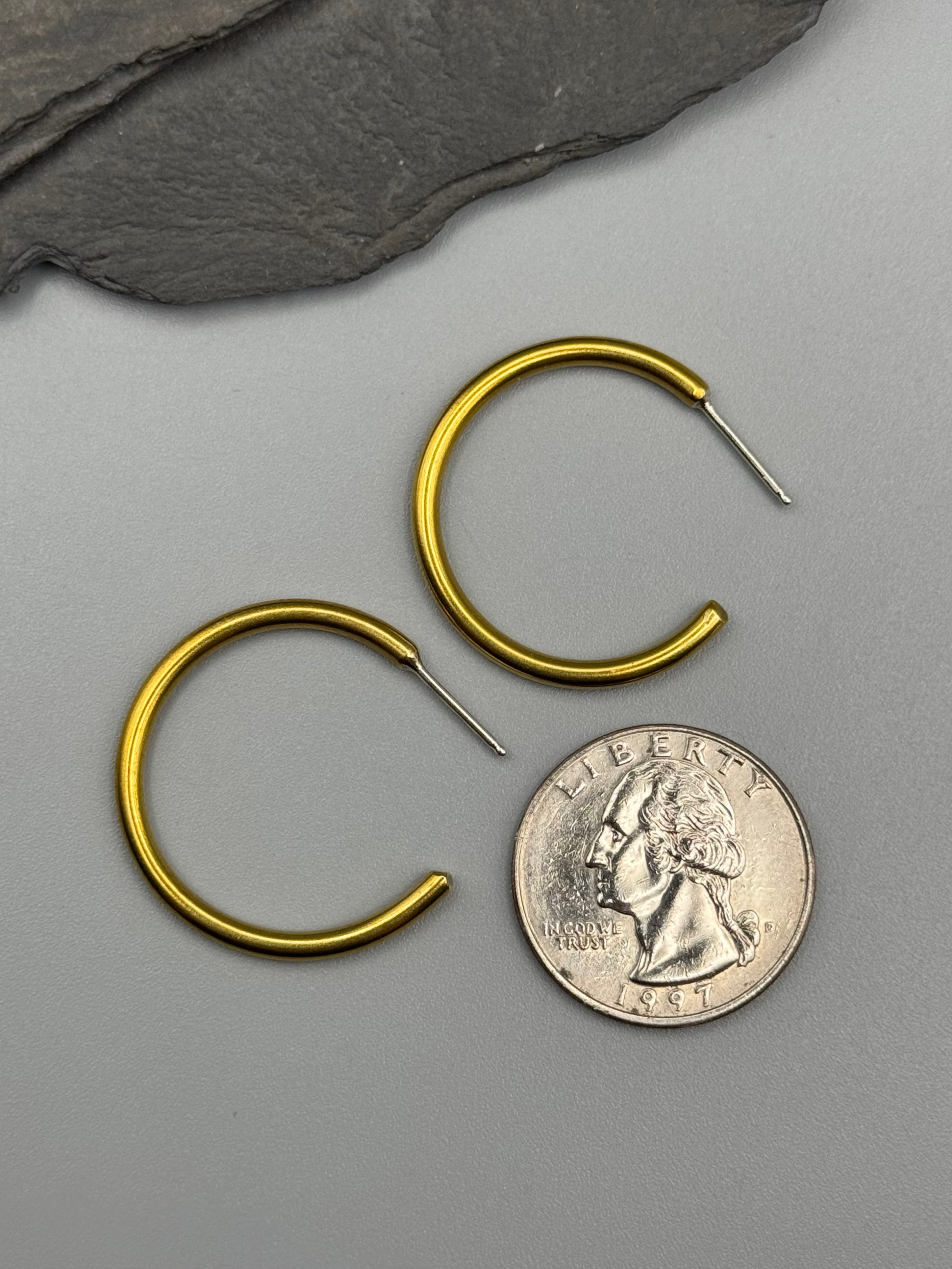 •SIMPLE - SMALL• brass hoop earrings