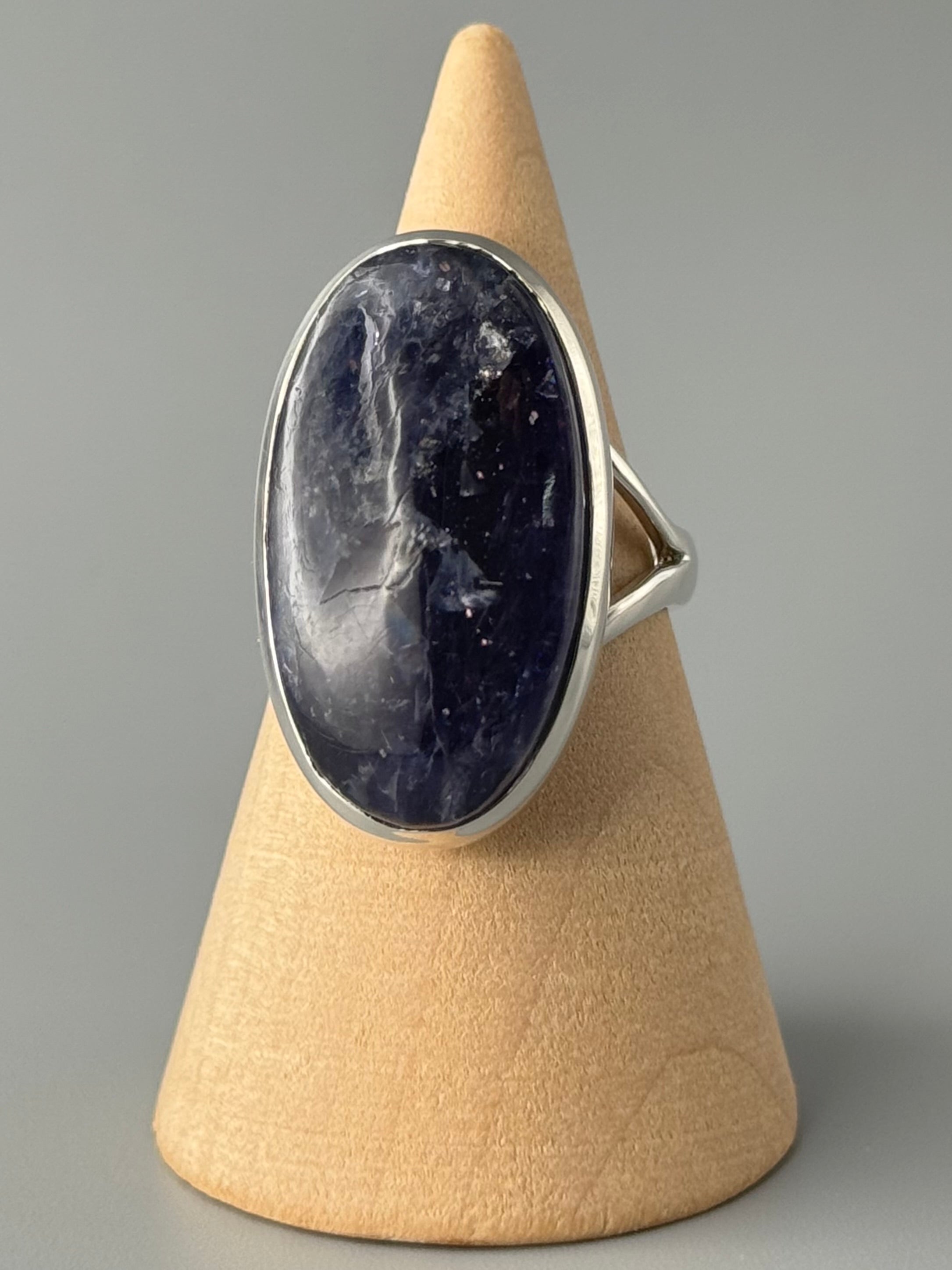 •IOLITE SUNSTONE - OVAL• split band silver ring (size 6.75)