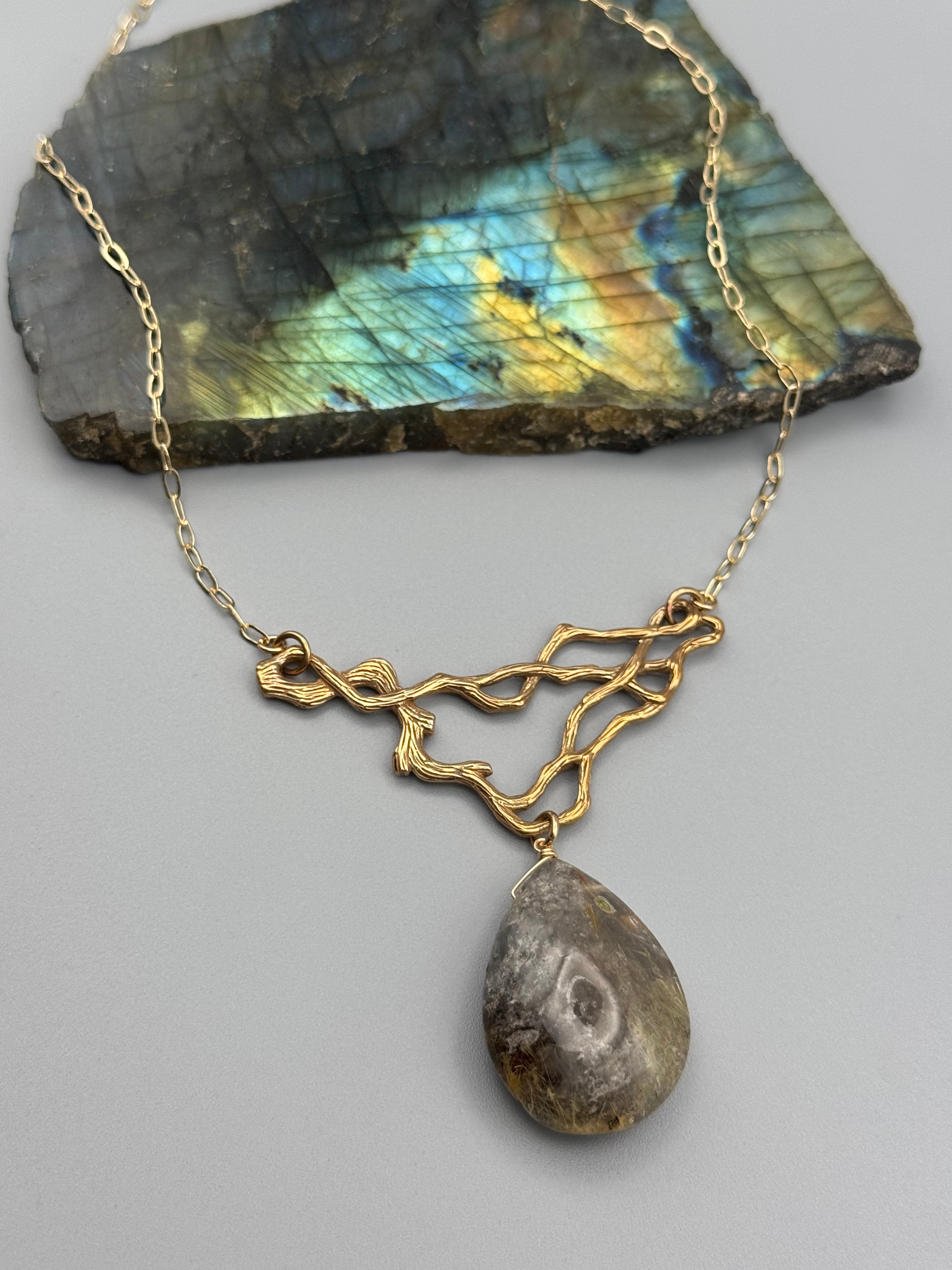 •TSIN• rutilated lodolite + gold necklace (16"-18" long)