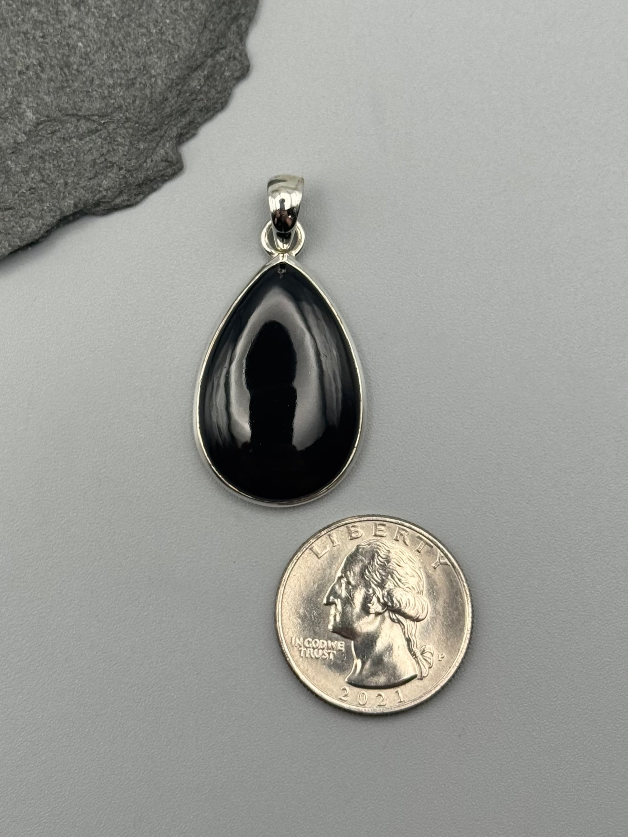 •BLACK ONYX - MEDIUM TEAR• sterling silver pendant