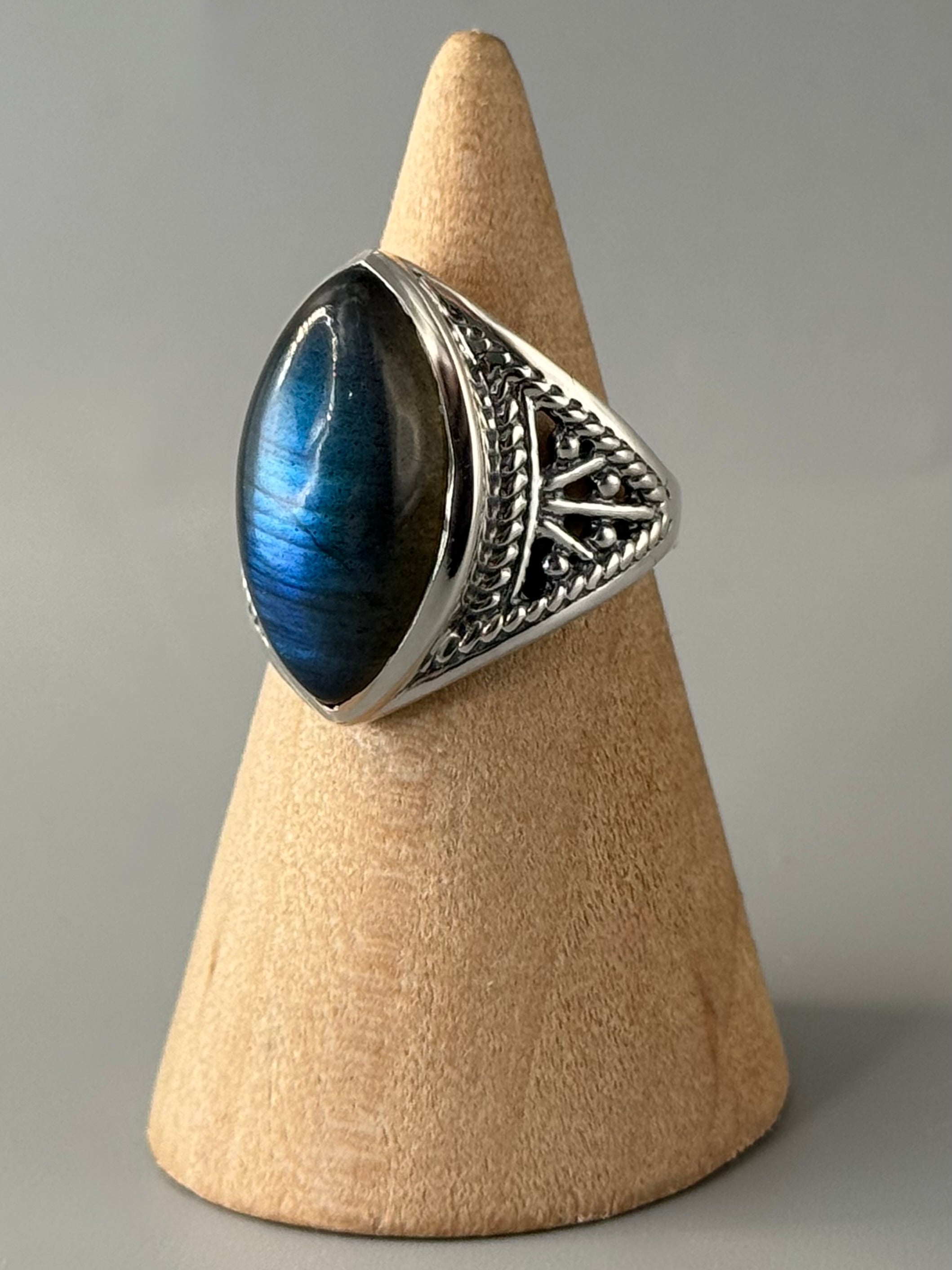 •LABRADORITE - MARQUISE• tapered band silver ring (various sizes)