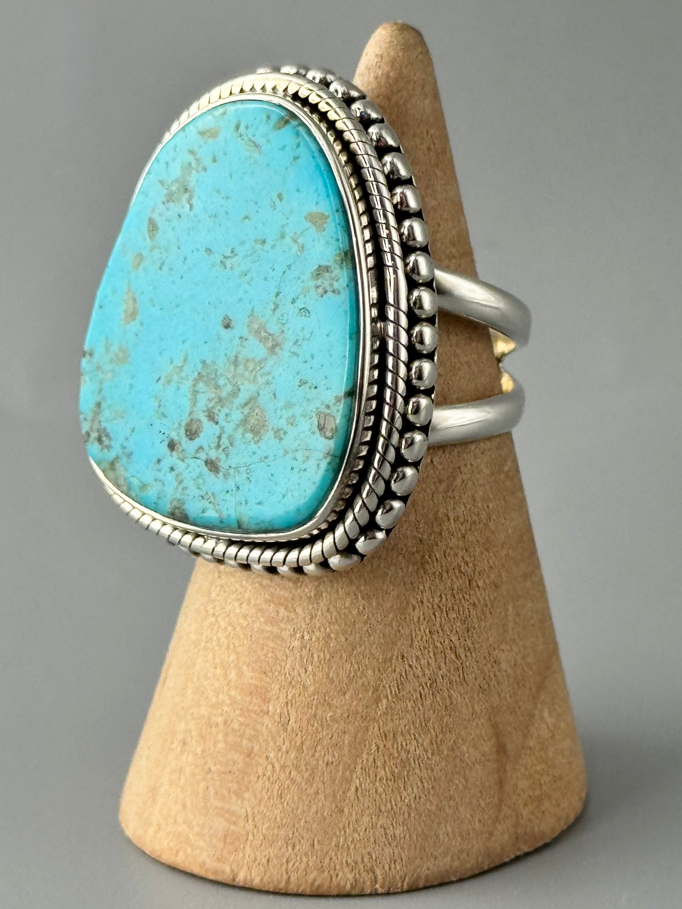 •KINGMAN TURQUOISE - FREEFORM• split band silver ring (size 6)