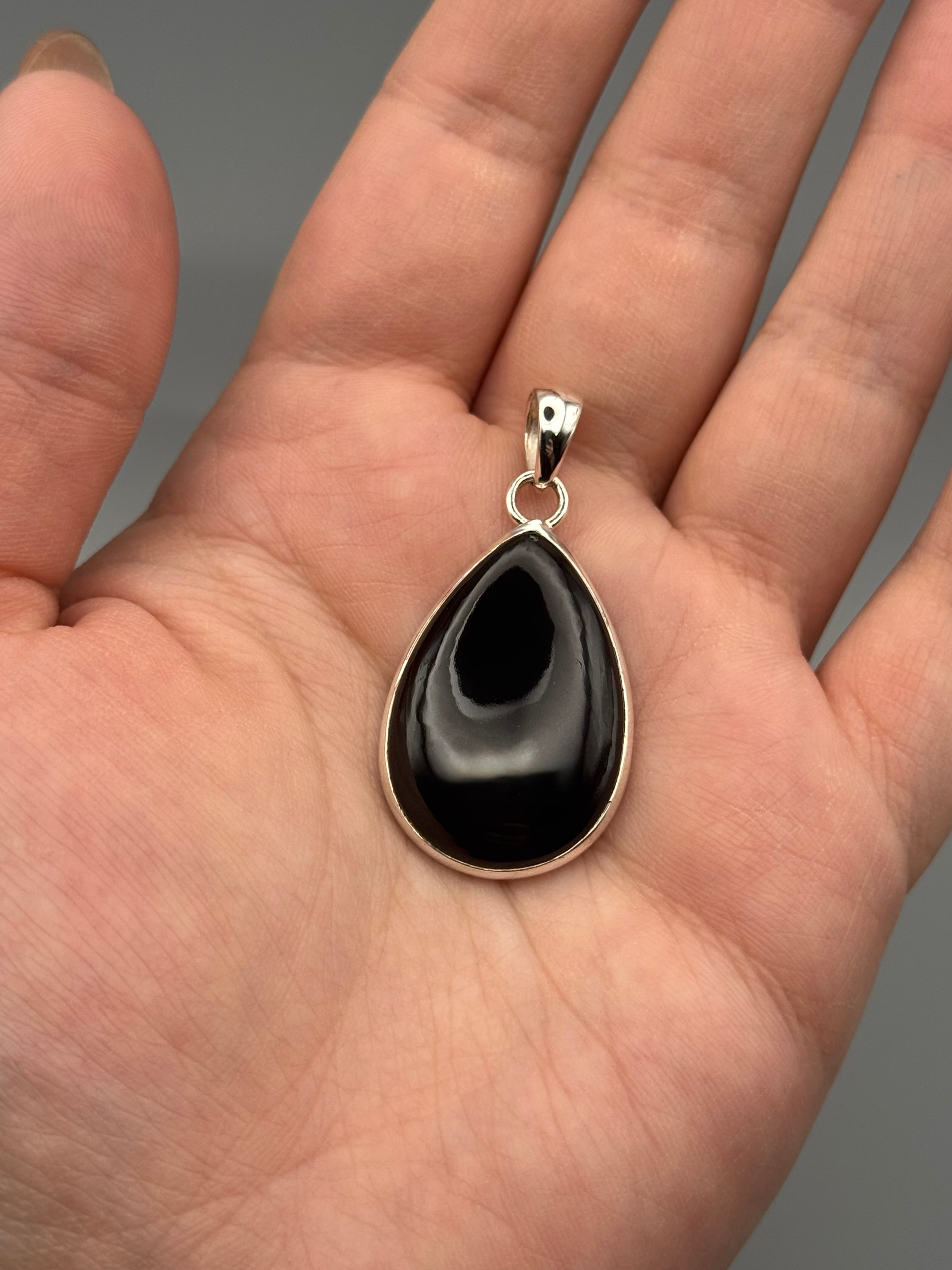 •BLACK ONYX - MEDIUM TEAR• sterling silver pendant