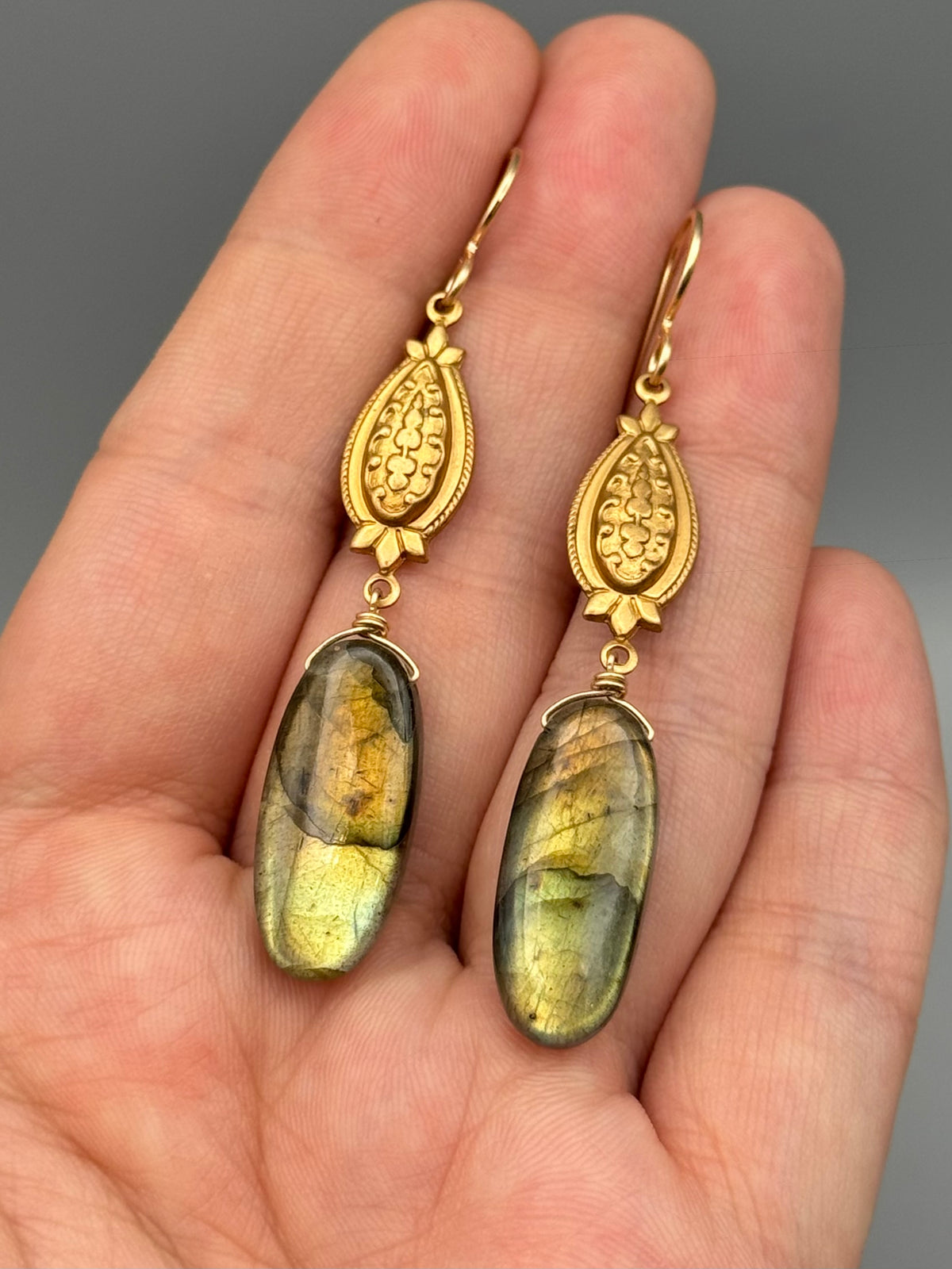 •CONTESSA• golden labradorite oval + gold earrings