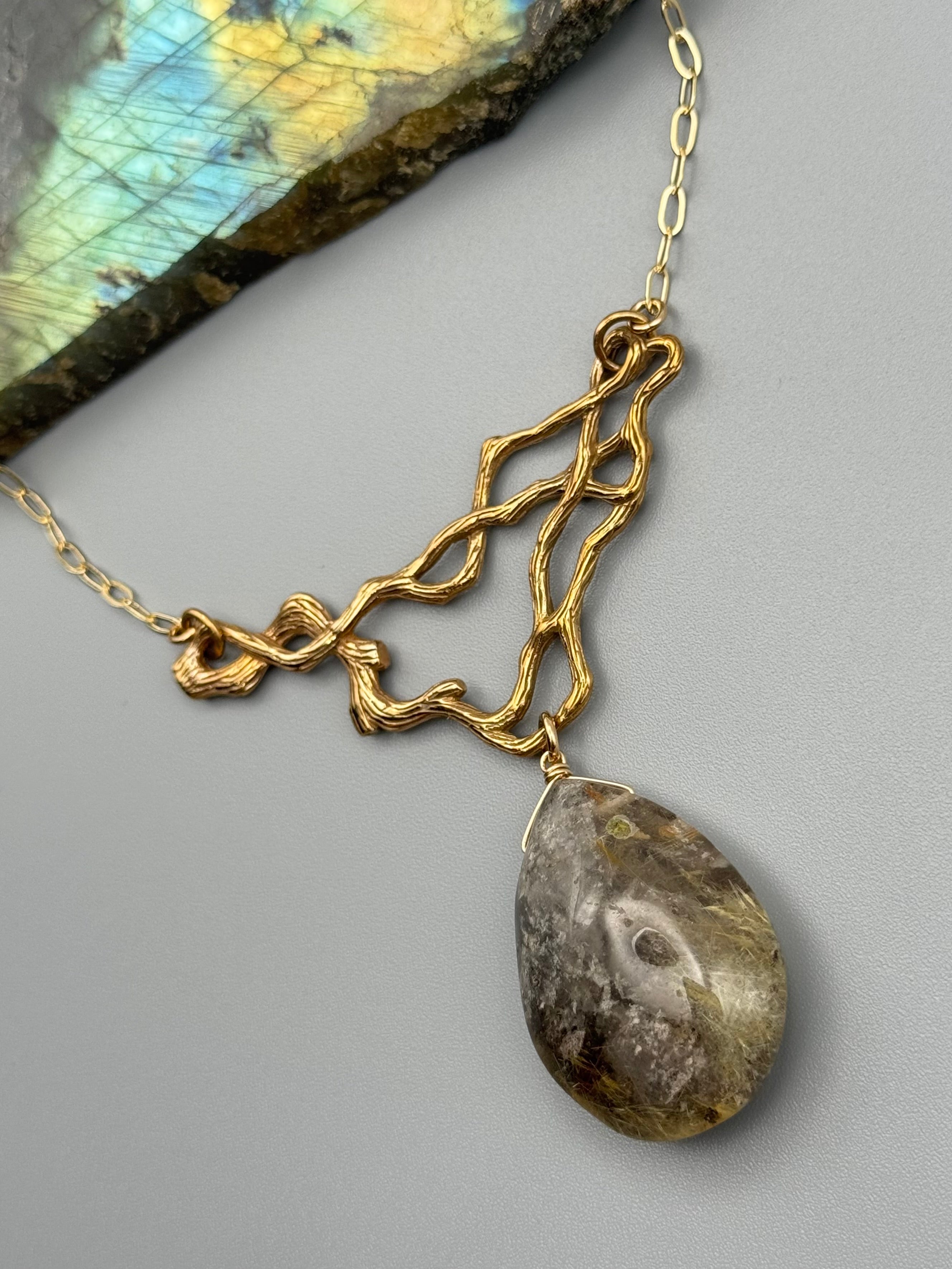 •TSIN• rutilated lodolite + gold necklace (16"-18" long)