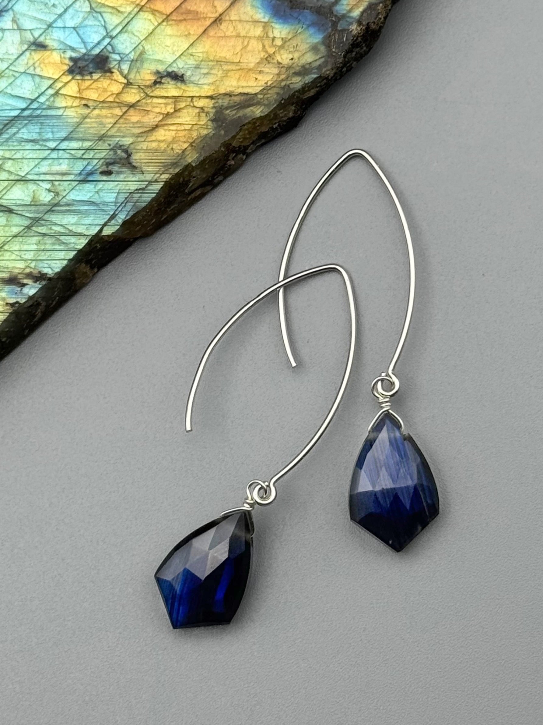 •STRAY• labradorite sparrow + silver earrings