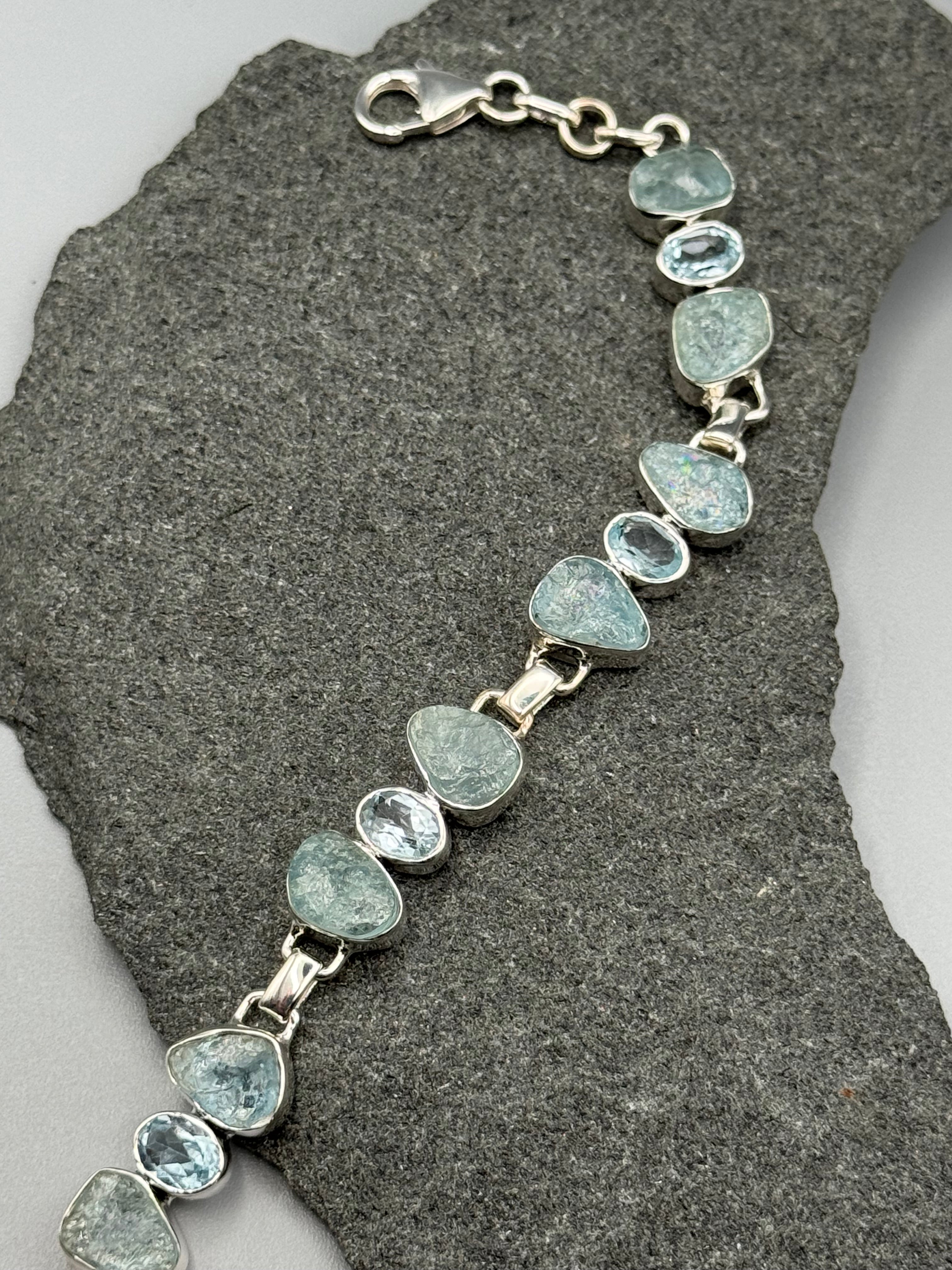 •AQUAMARINE + BLUE TOPAZ - CLUSTER• linked silver bracelet (7.25" - 9")