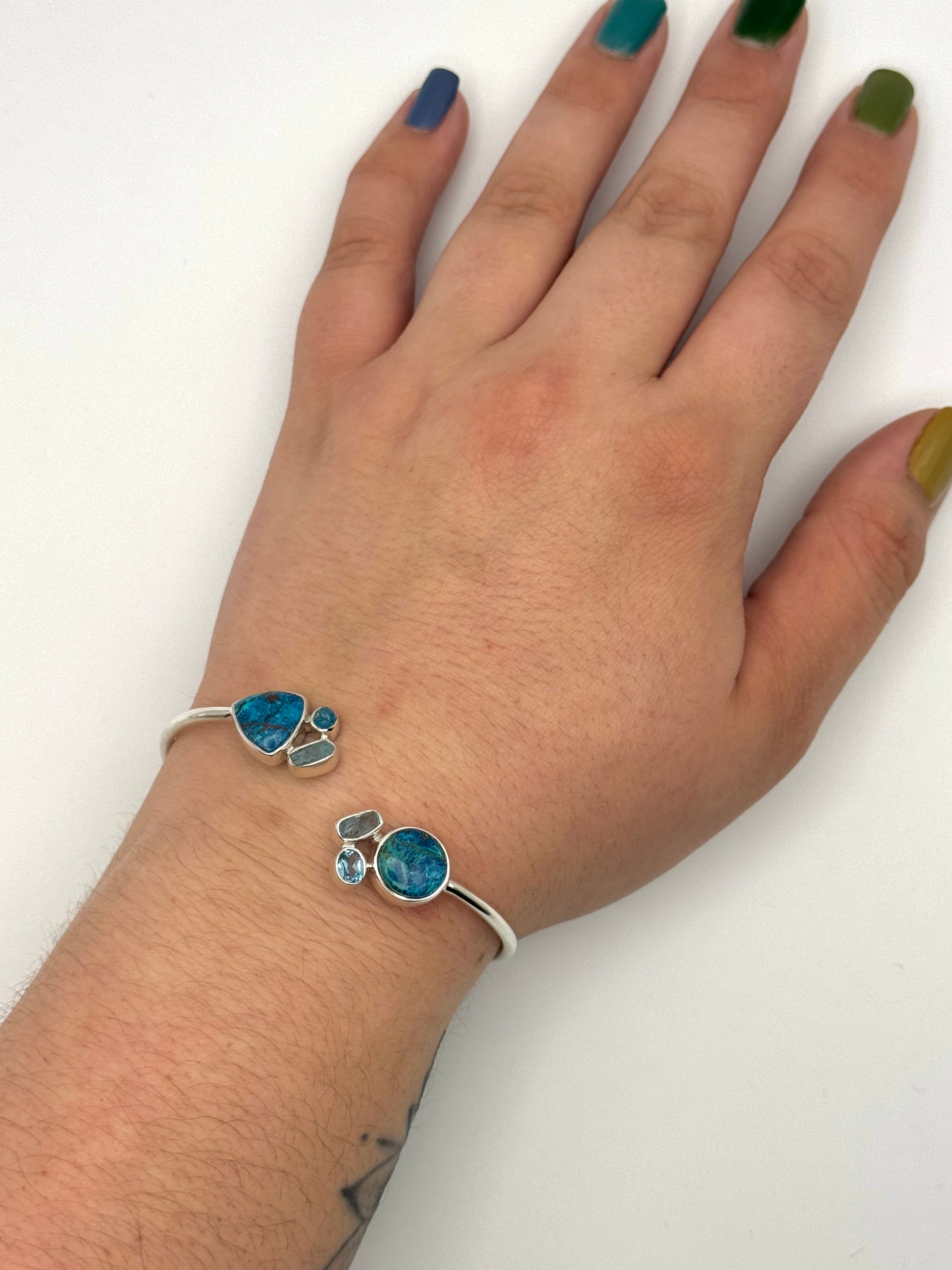 •ROUNDED TRIANGLE + CIRCLE CLUSTER• shattuckite + apatite + blue topaz + silver twist-on cuff bracelet