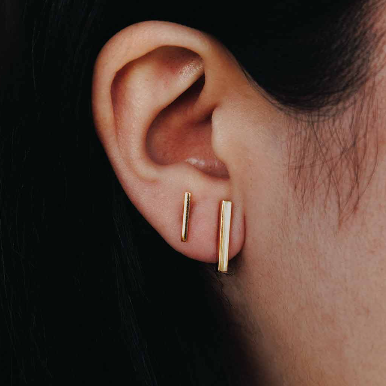 •LIL' BAR POST• bronze stud earrings