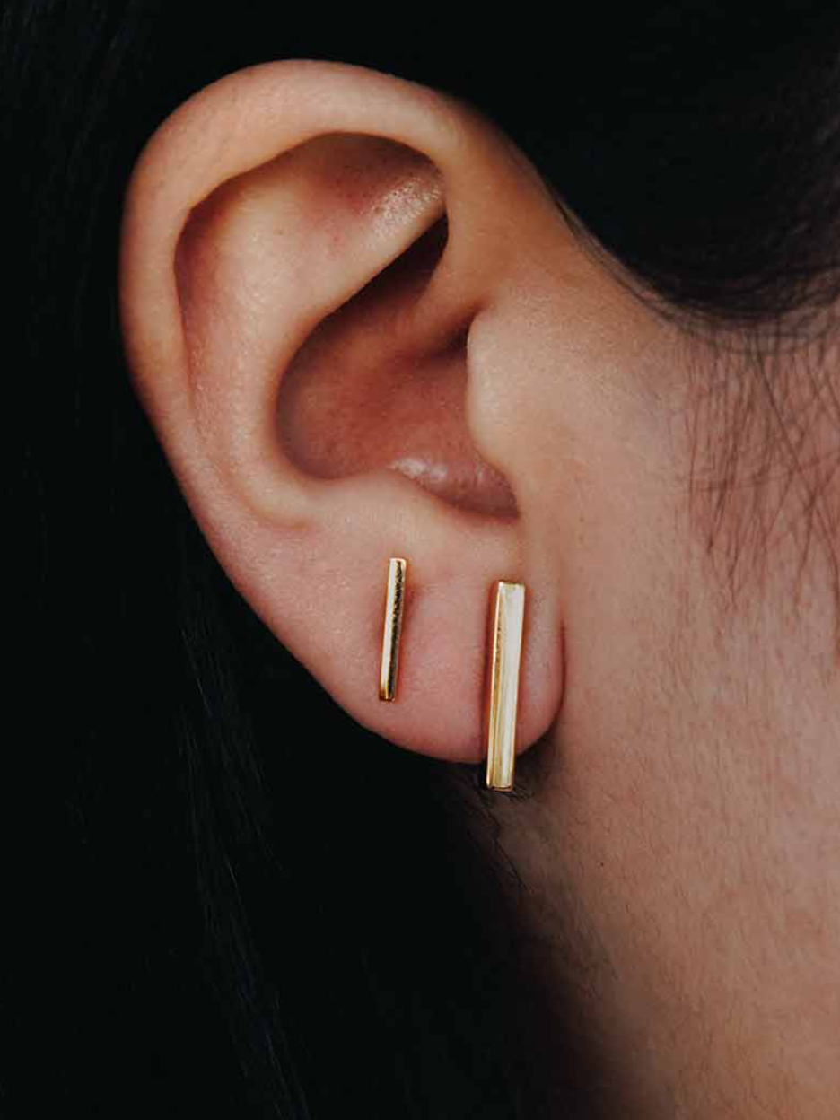 •LIL' BAR POST• bronze stud earrings