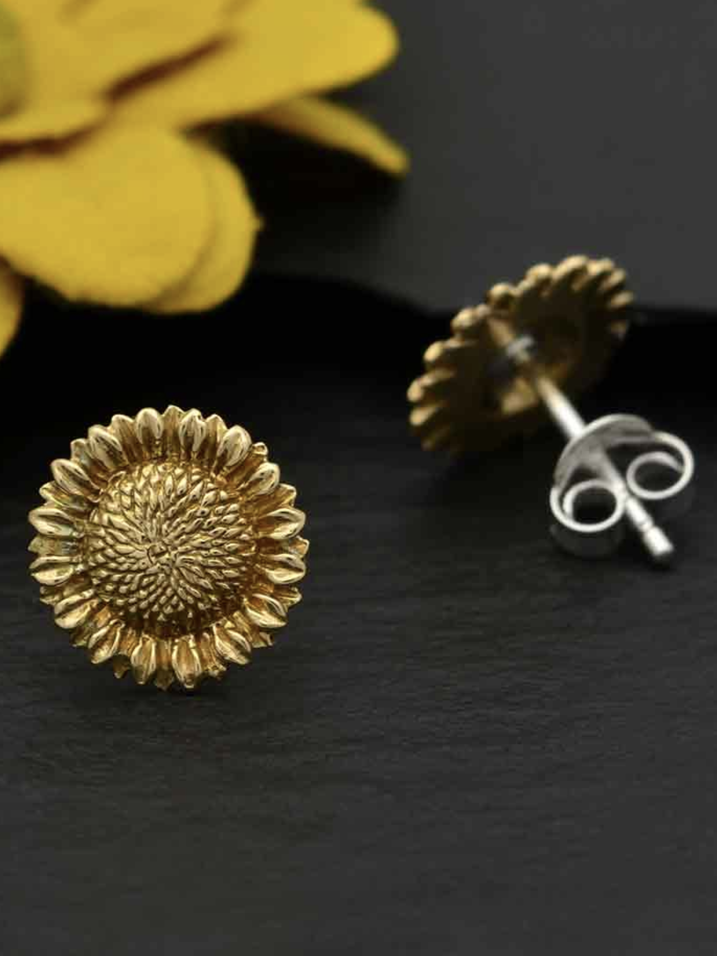 •SWEET SUNFLOWER• bronze stud earrings