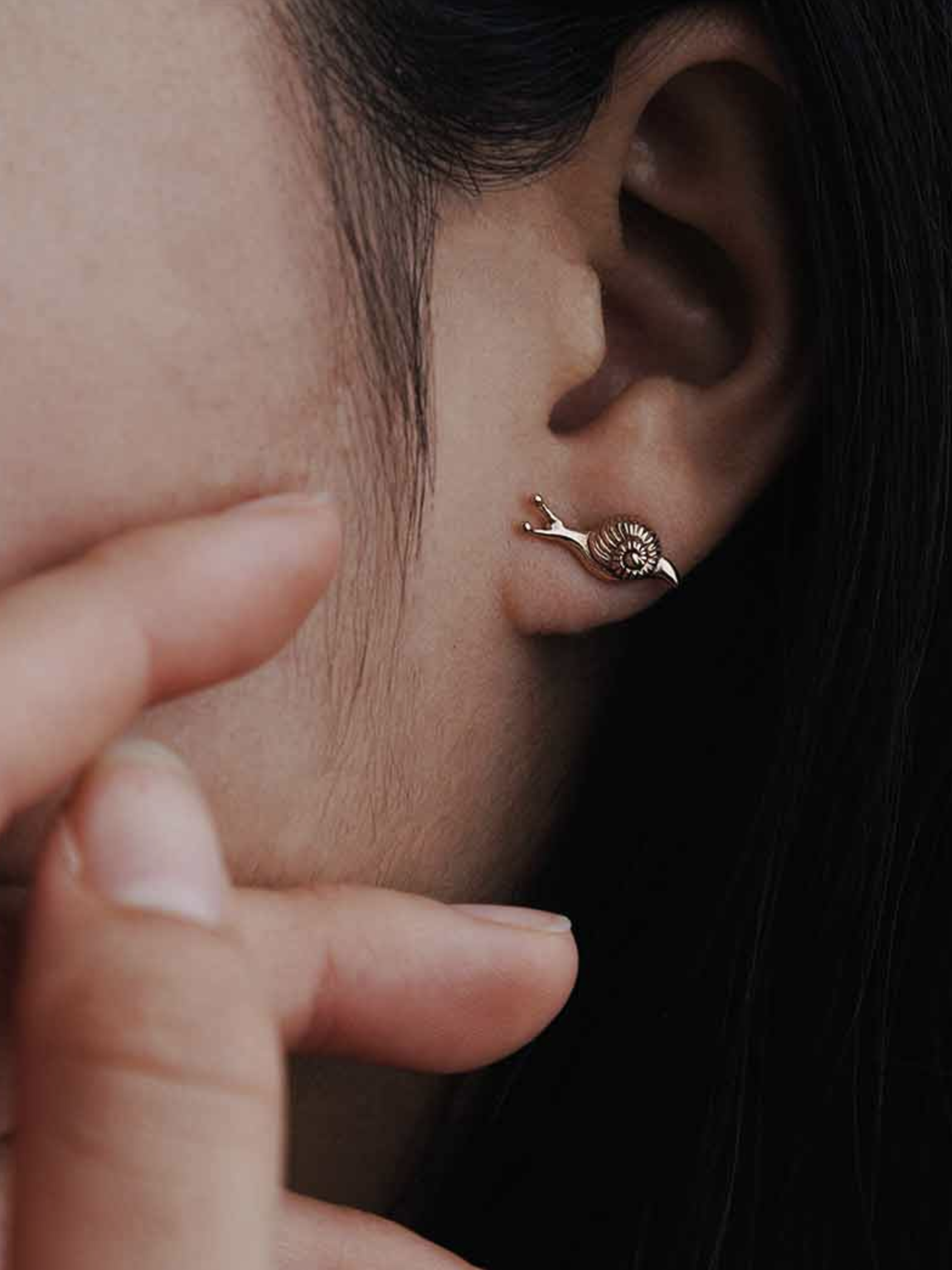 •TINY SNAIL• bronze stud earrings