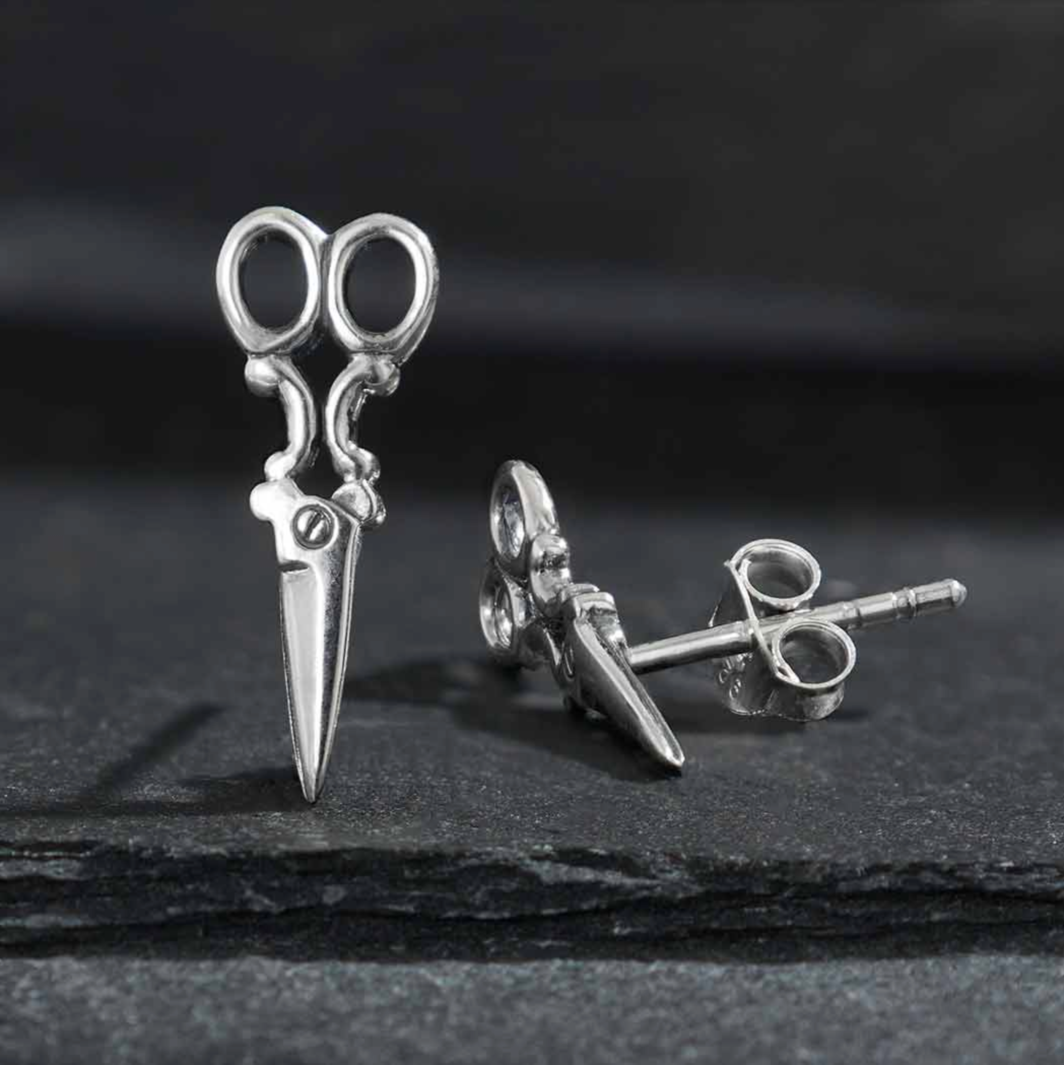 •LITTLE SCISSORS• silver stud earrings