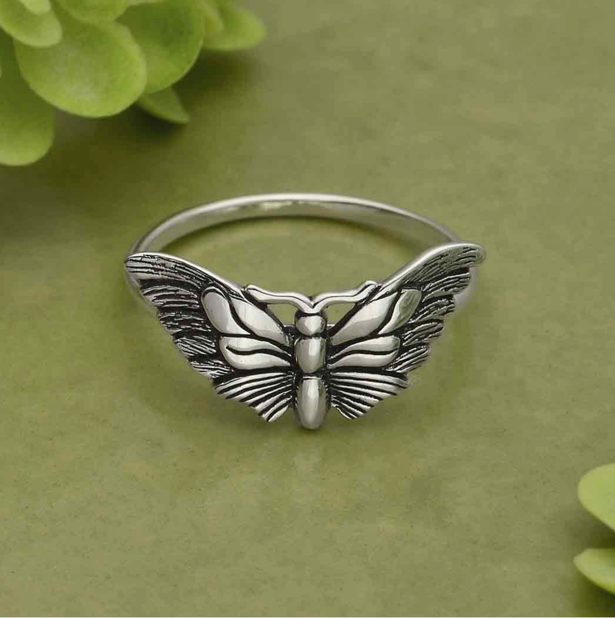 • DETAILED MOTH • silver ring
