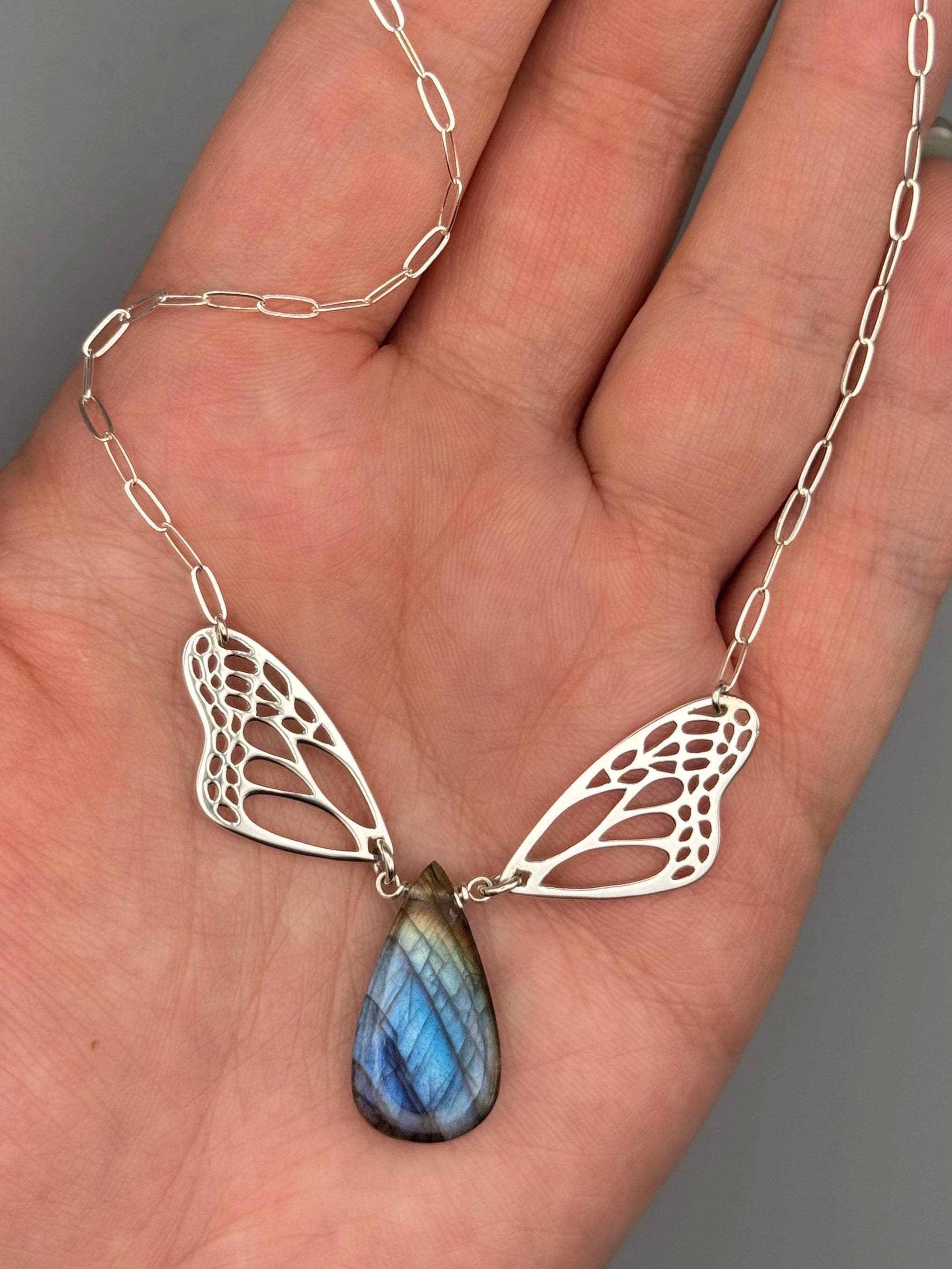 •METAMORPH• labradorite tear + silver necklace (16"-18" long)