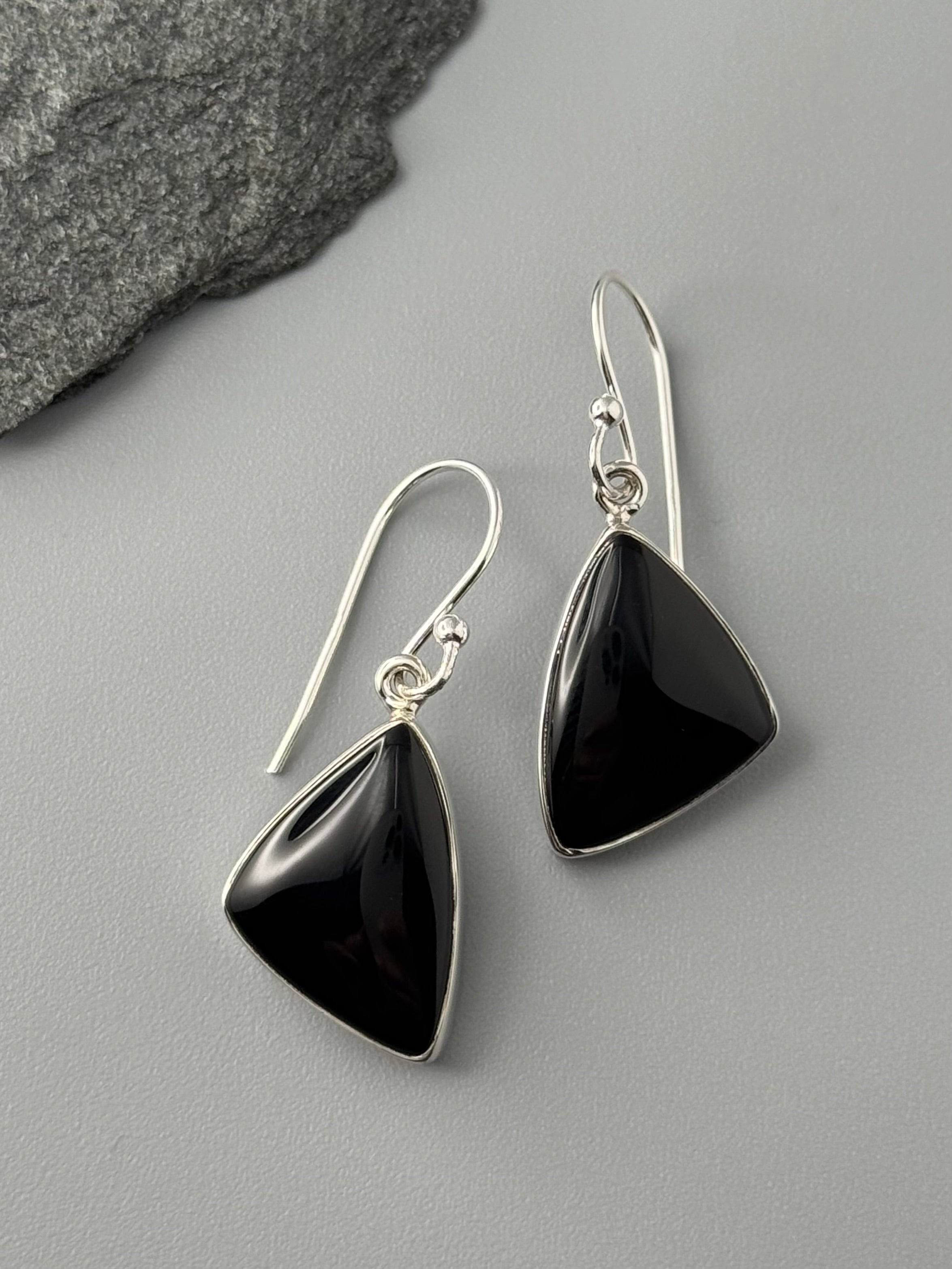 •BLACK ONYX - SOFT TRIANGLE• silver dangle earrings