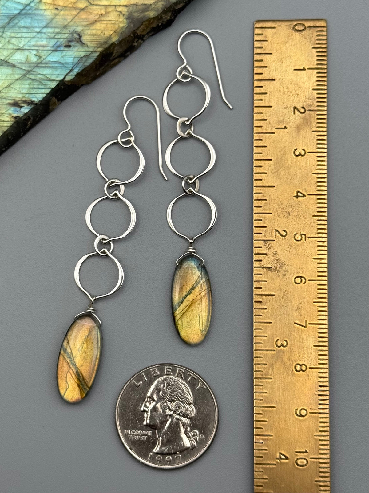 •ARABESQUE SWING• golden labradorite oval + silver earrings