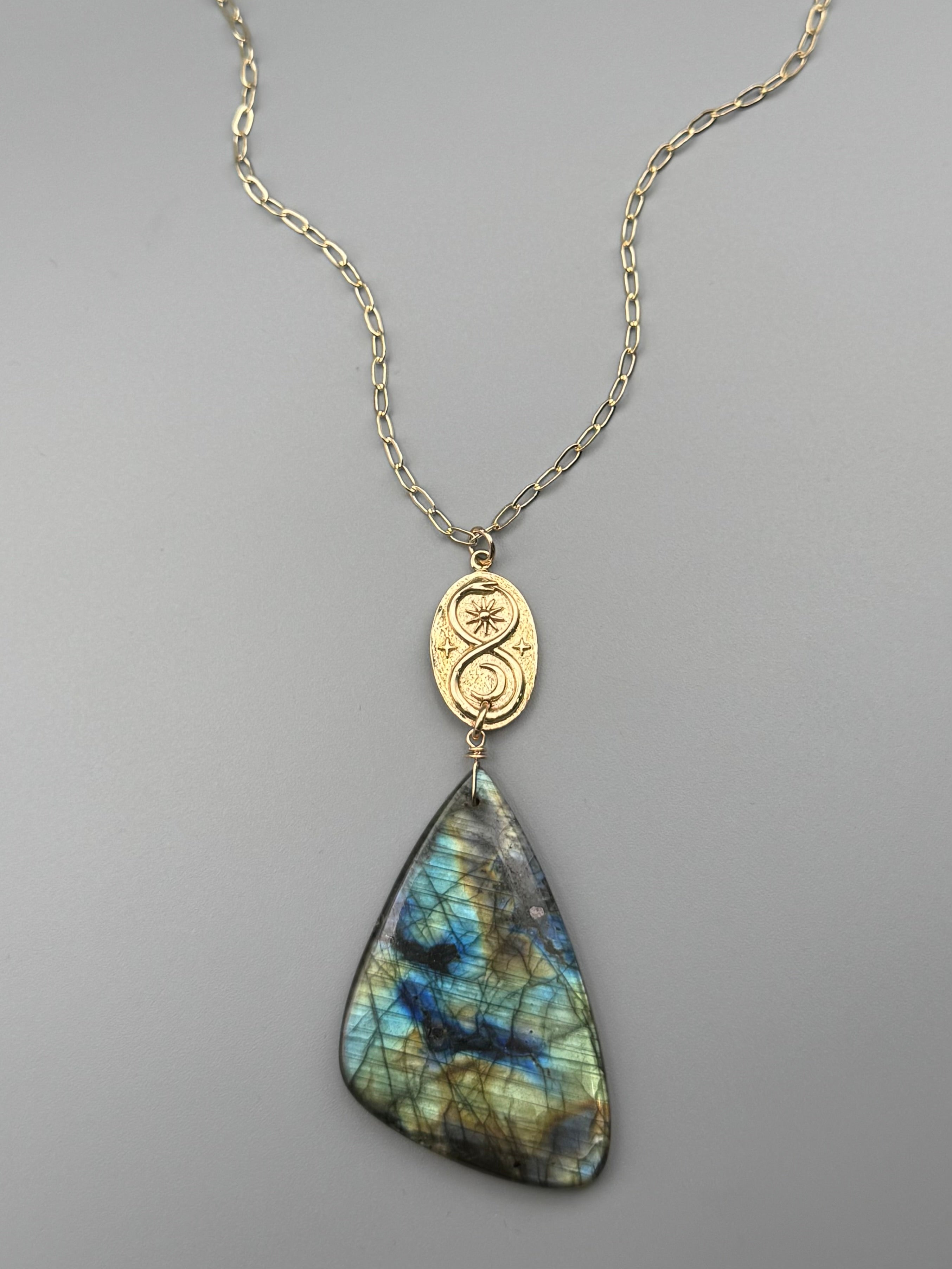 •NĀGA• labradorite + gold necklace (17"-19" long)