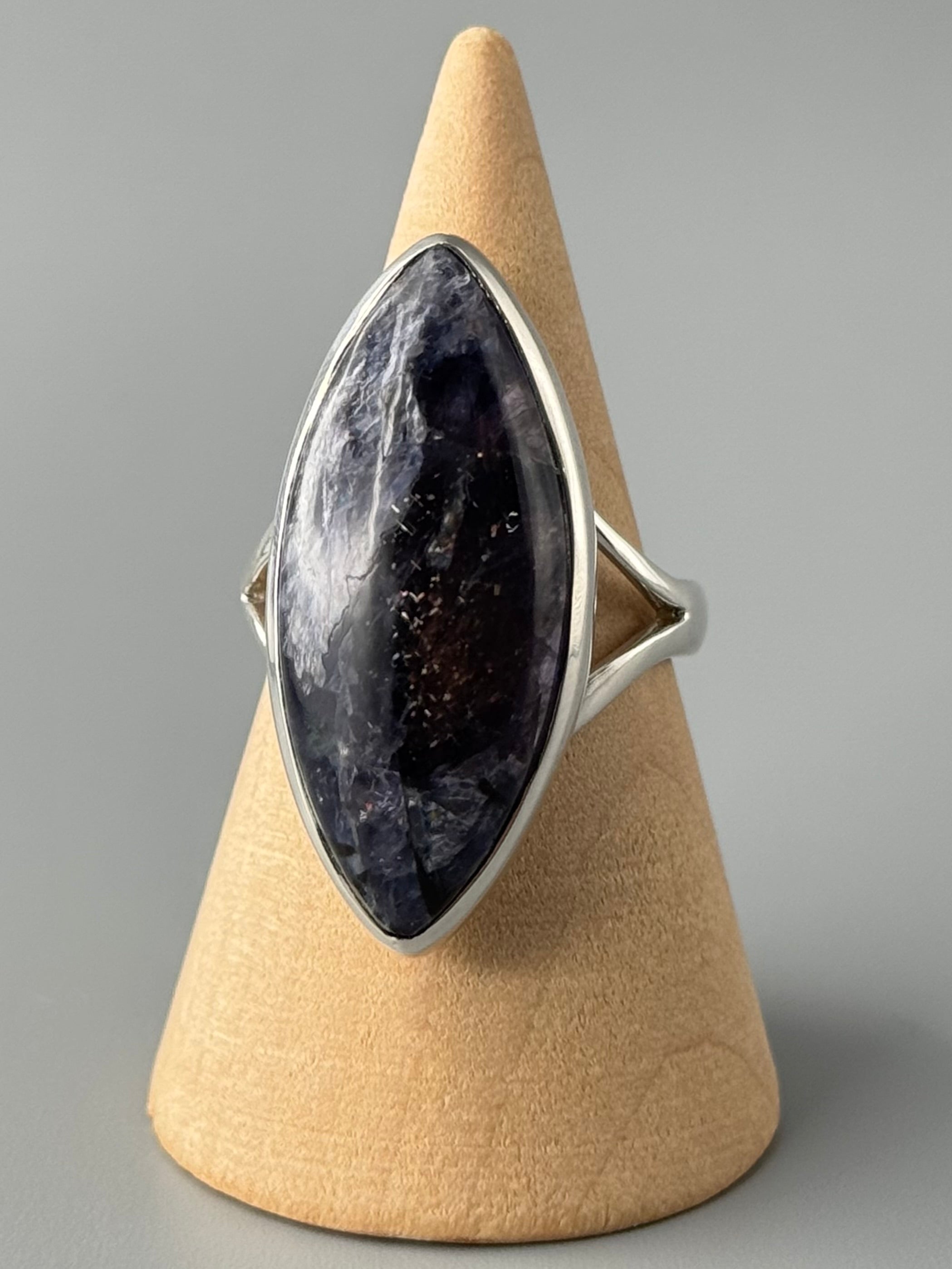 •IOLITE SUNSTONE - MARQUISE• split band silver ring (size 8.75)