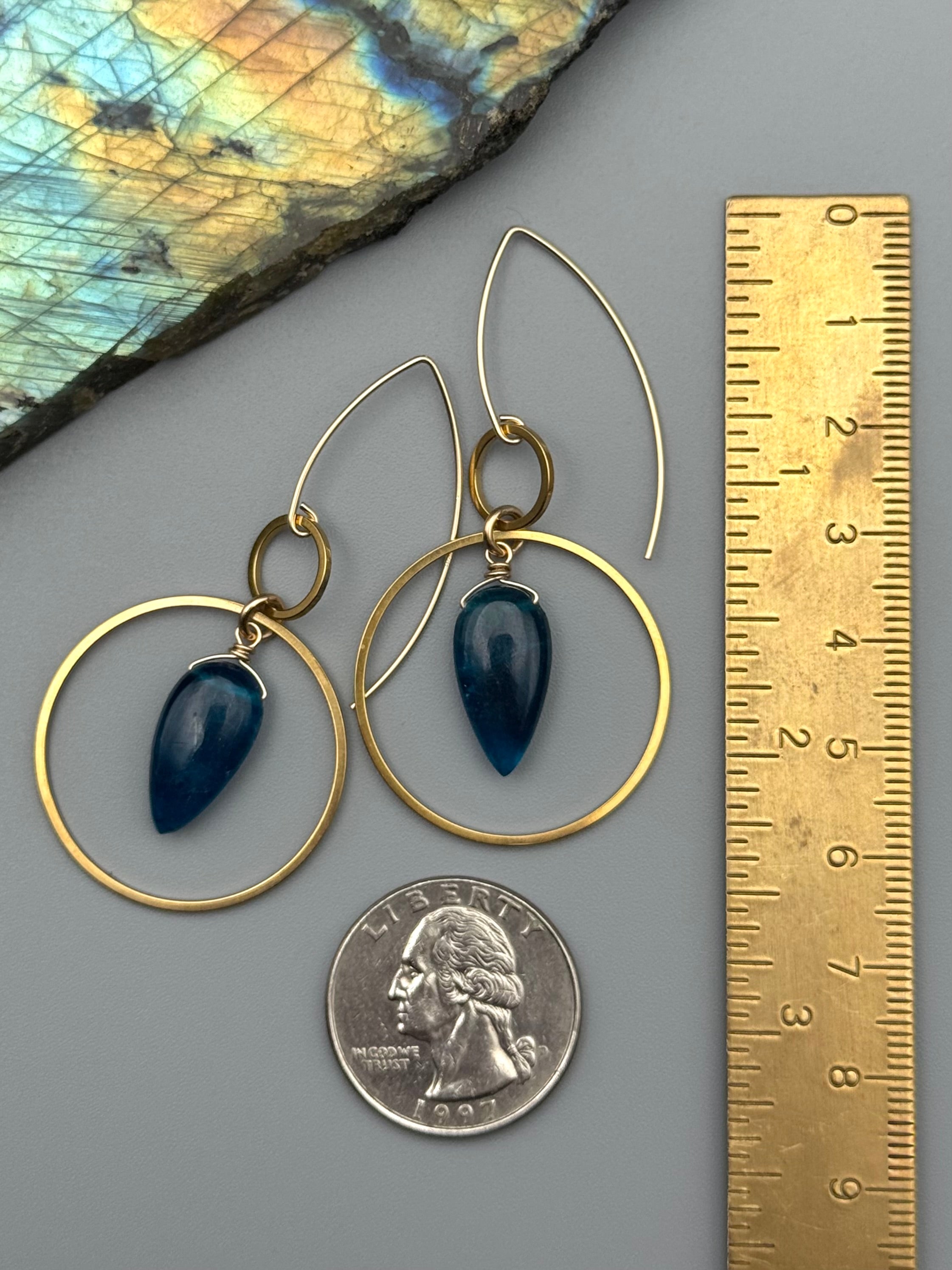 •EQUA LUNA• apatite + gold earrings