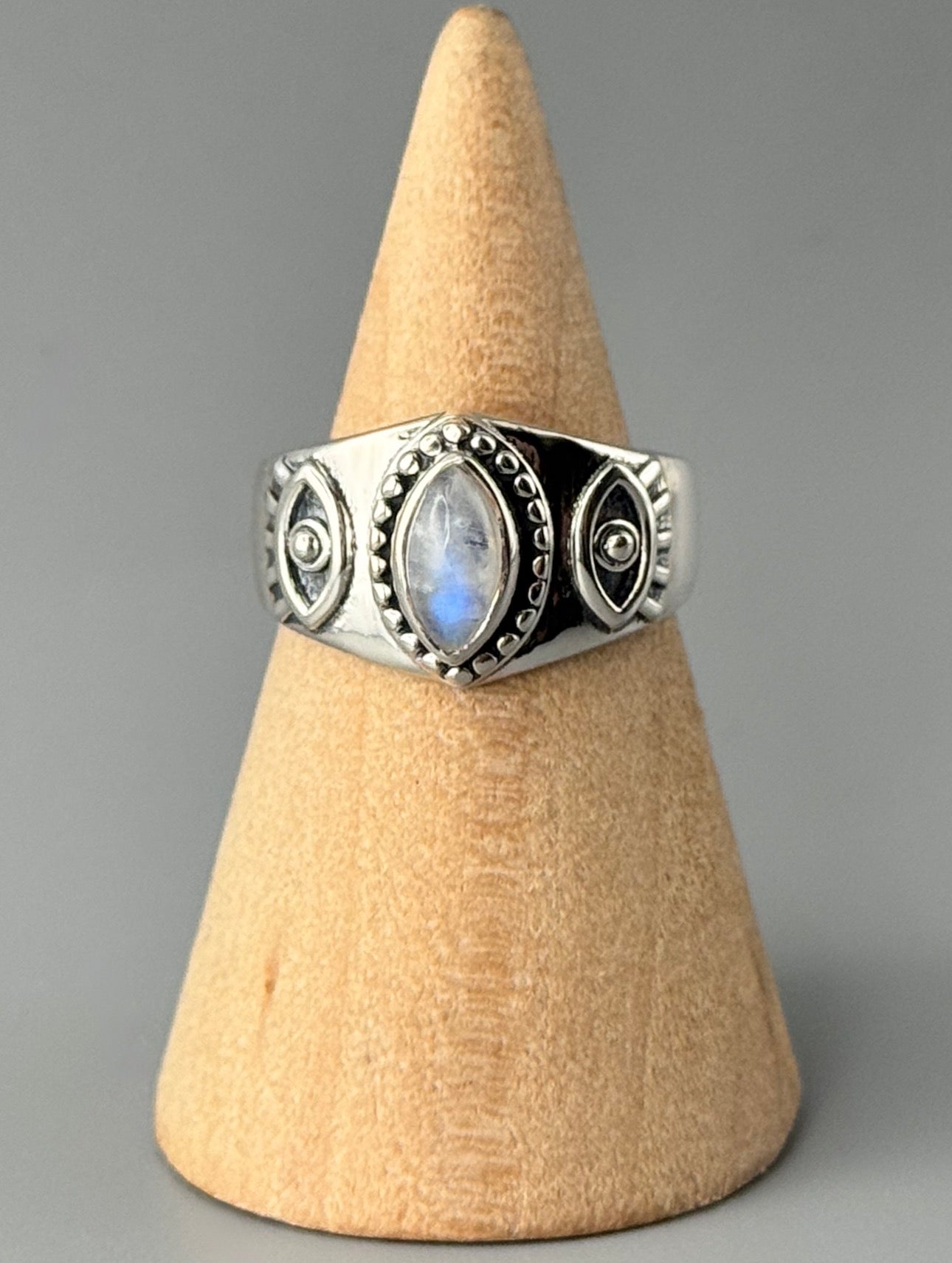 •RAINBOW MOONSTONE - GAZE• sterling silver ring (various sizes)