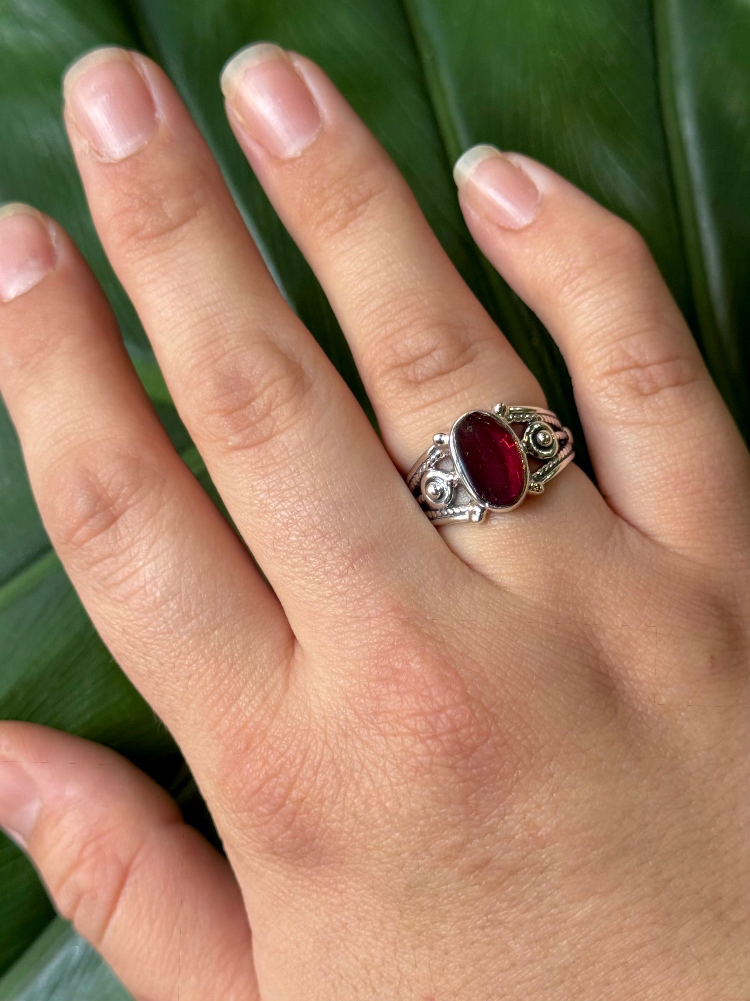 •GARNET - IMPERIAL 2• decorative band silver ring (size 7)