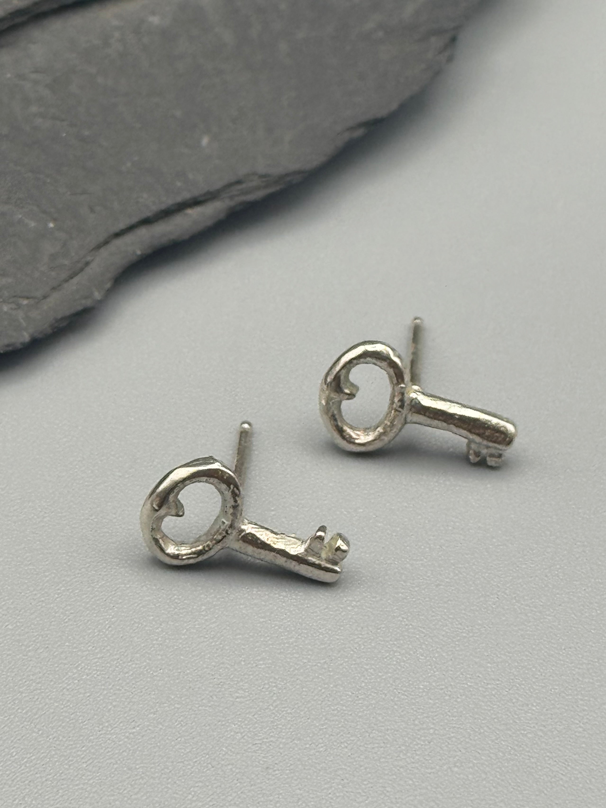 •KEY• silver stud earrings