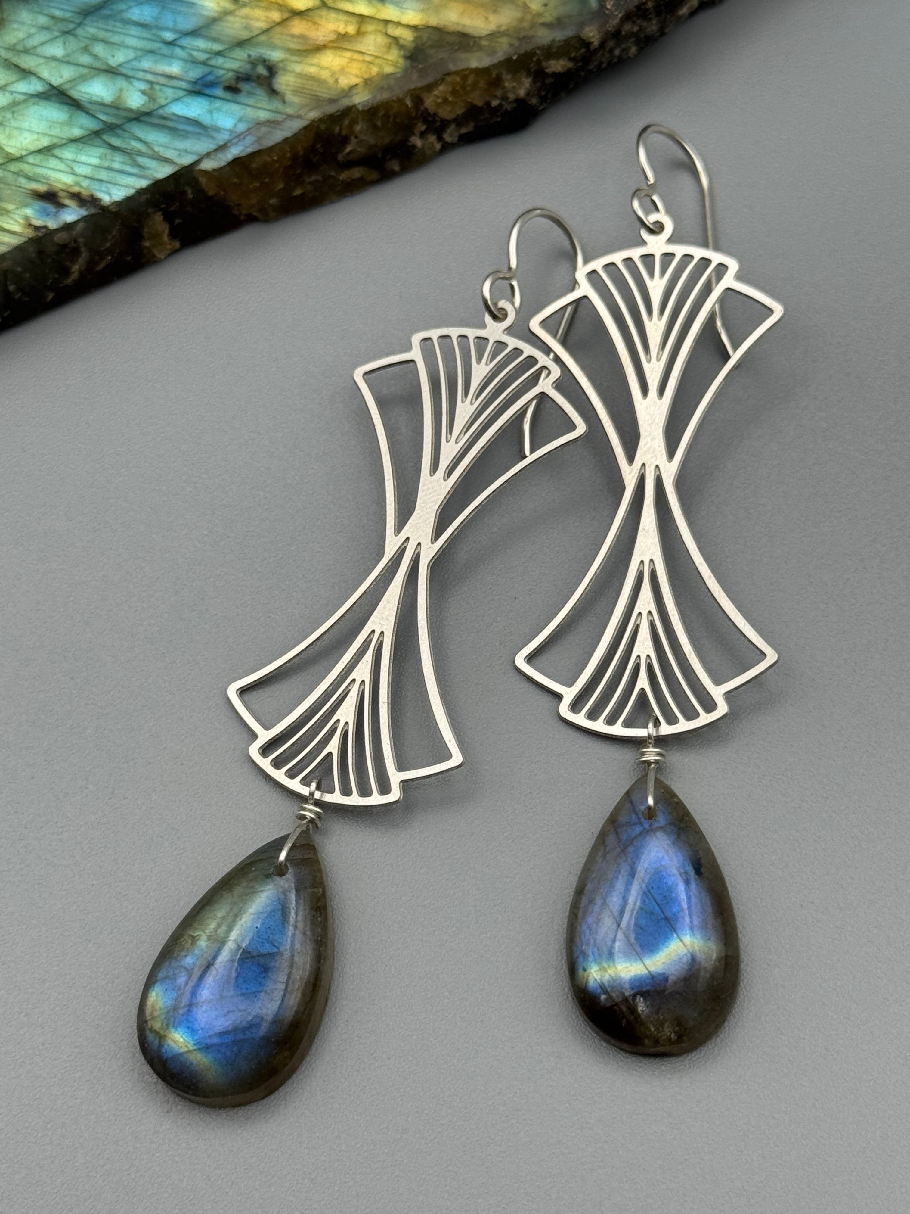 •TIME WARP• labradorite tear + silver earrings