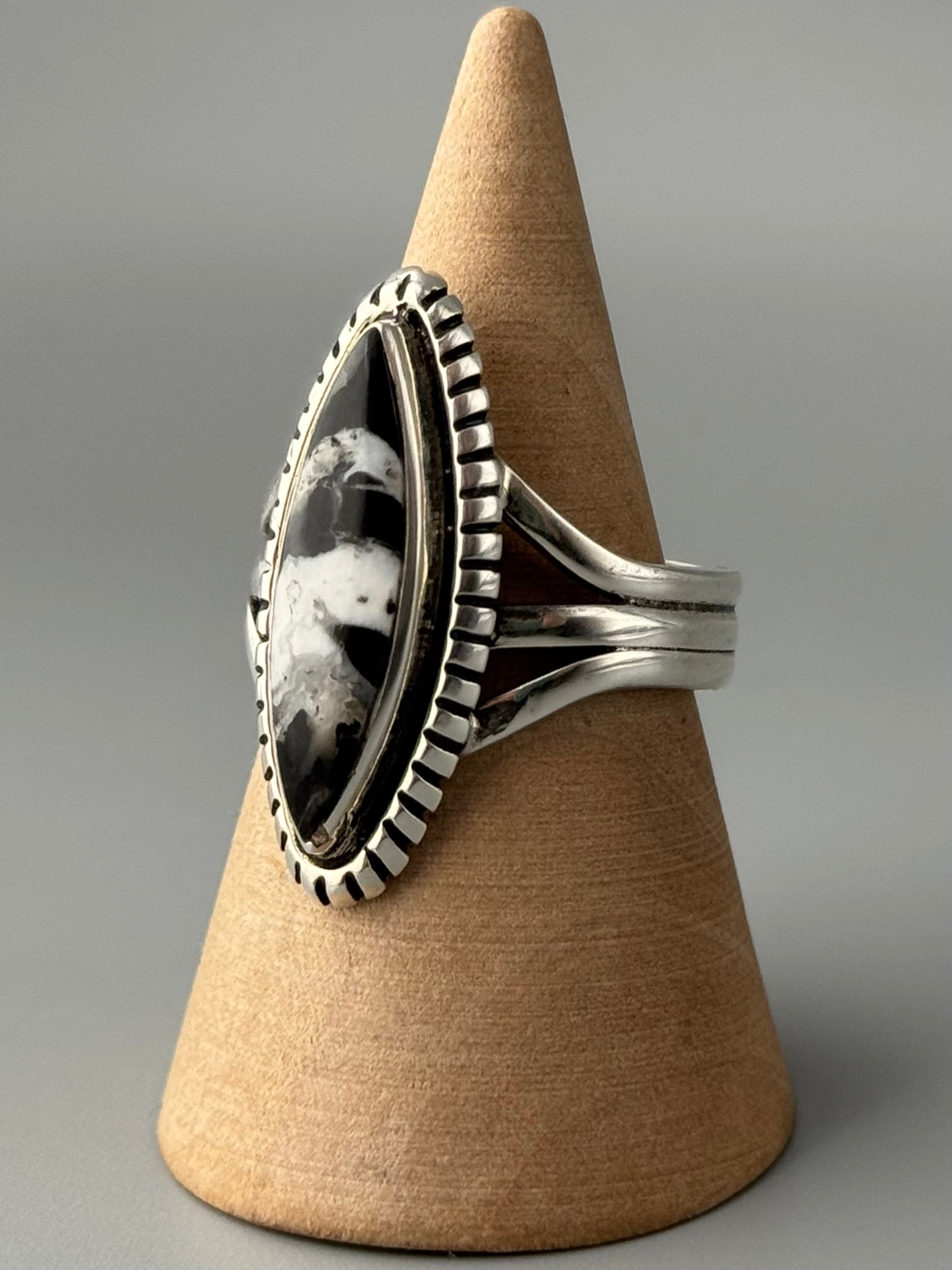 •WHITE BUFFALO TURQUOISE - ATSAH• Navajo silver ring (size 9.5)