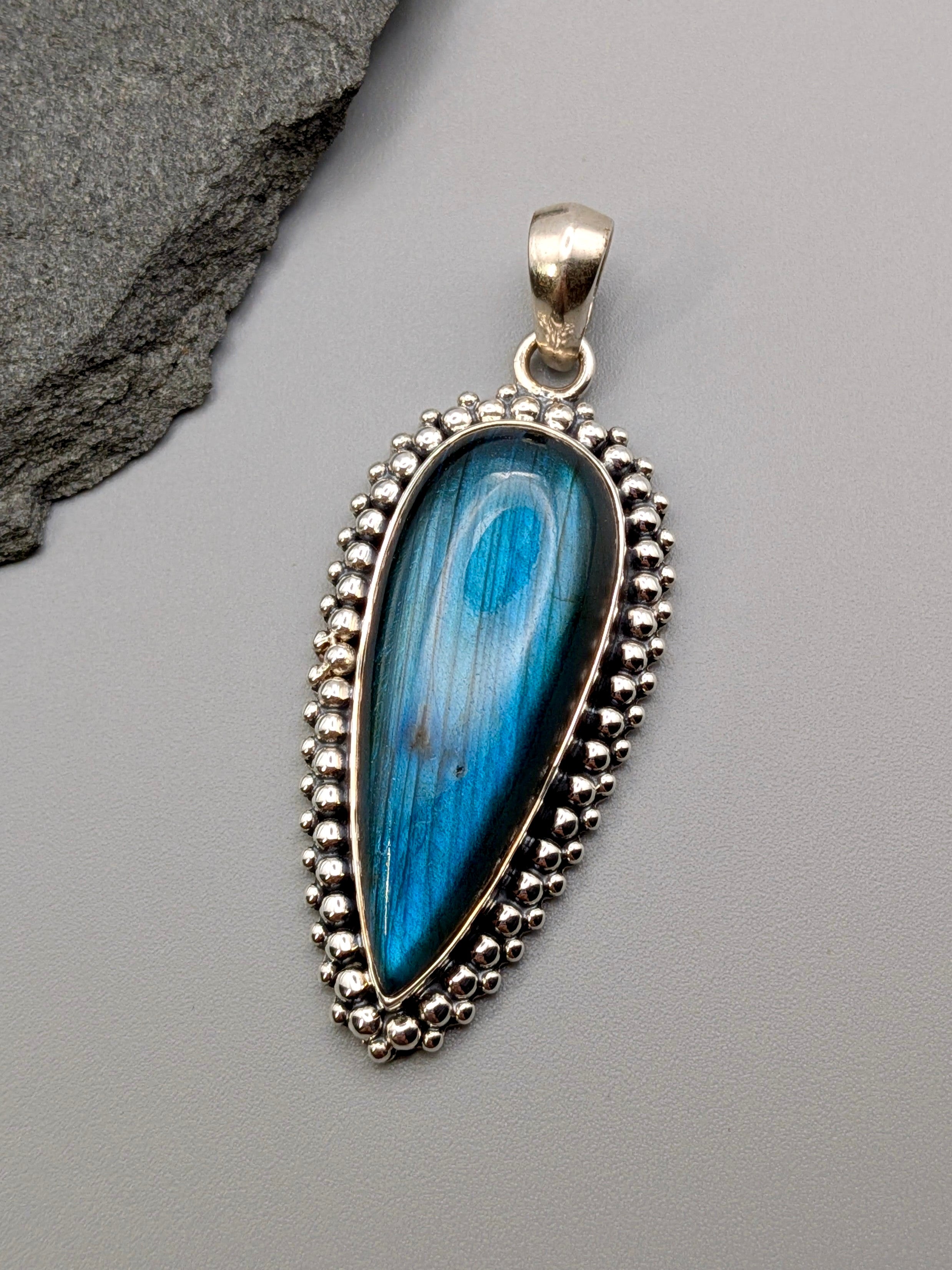 •LABRADORITE - DOTTED LONG SPEAR TEAR• sterling silver pendant
