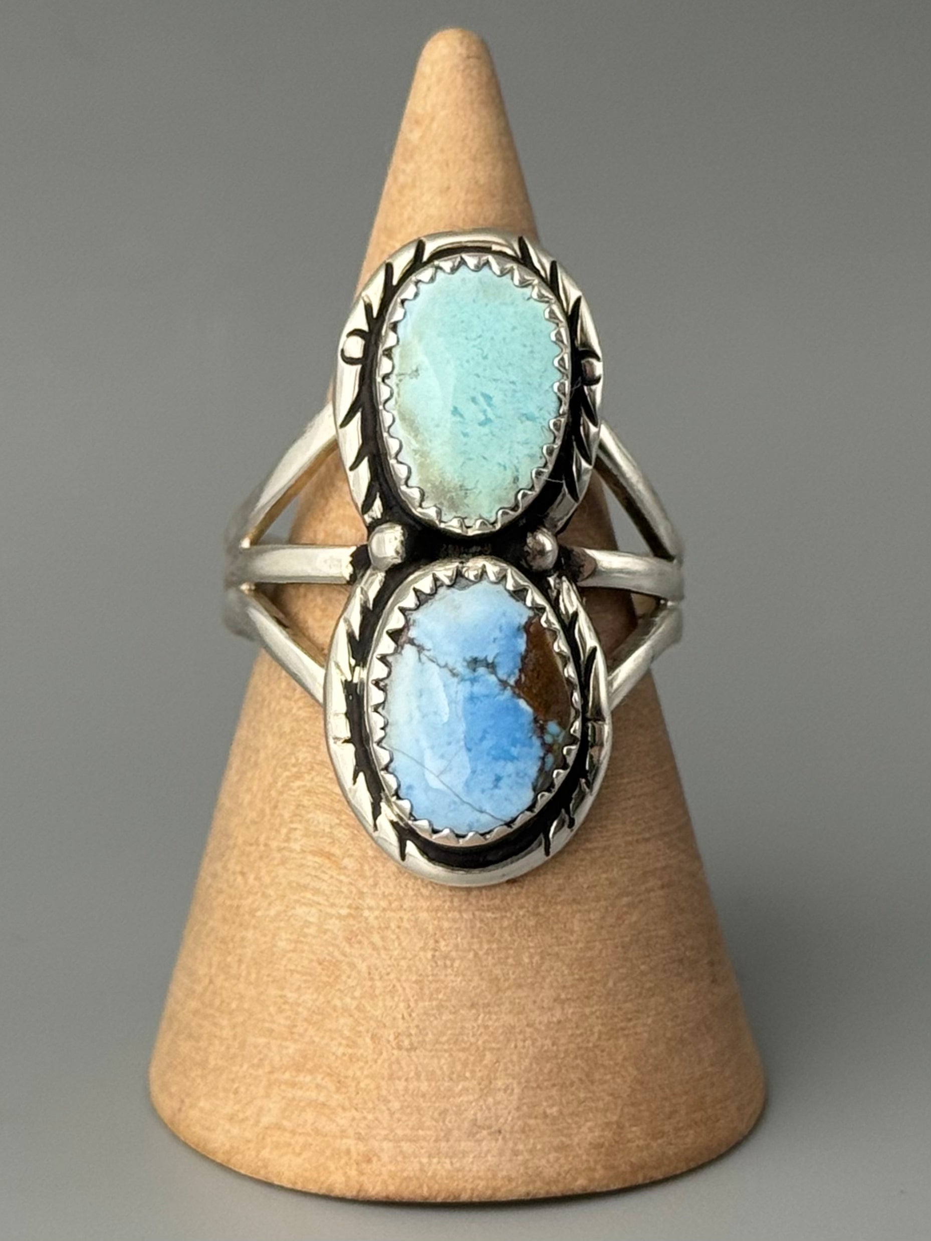 •GOLDEN HILL TURQUOISE - NAAKI - 1• Navajo silver ring (size 9)