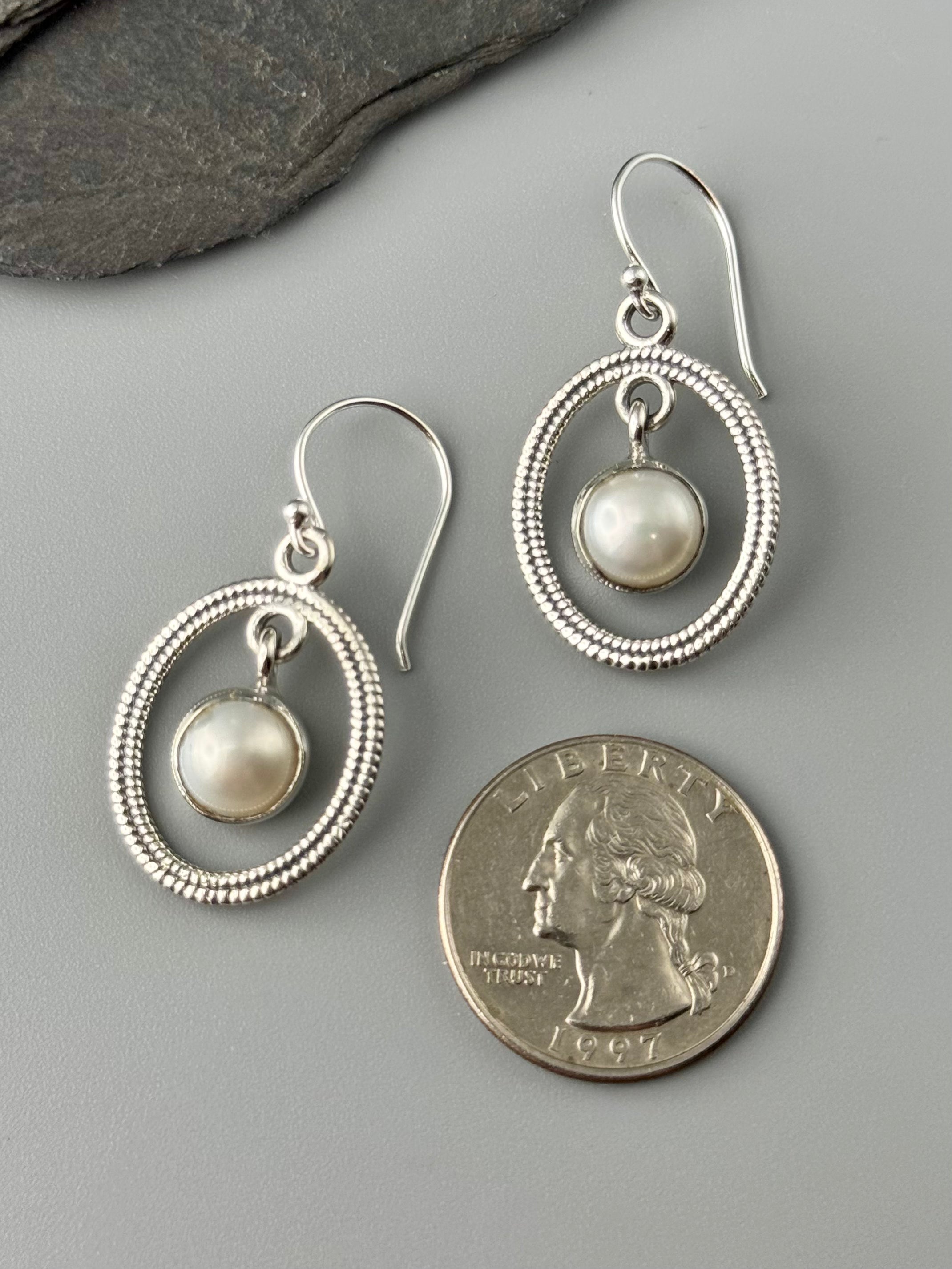 •LASSO• pearl + silver dangle earrings