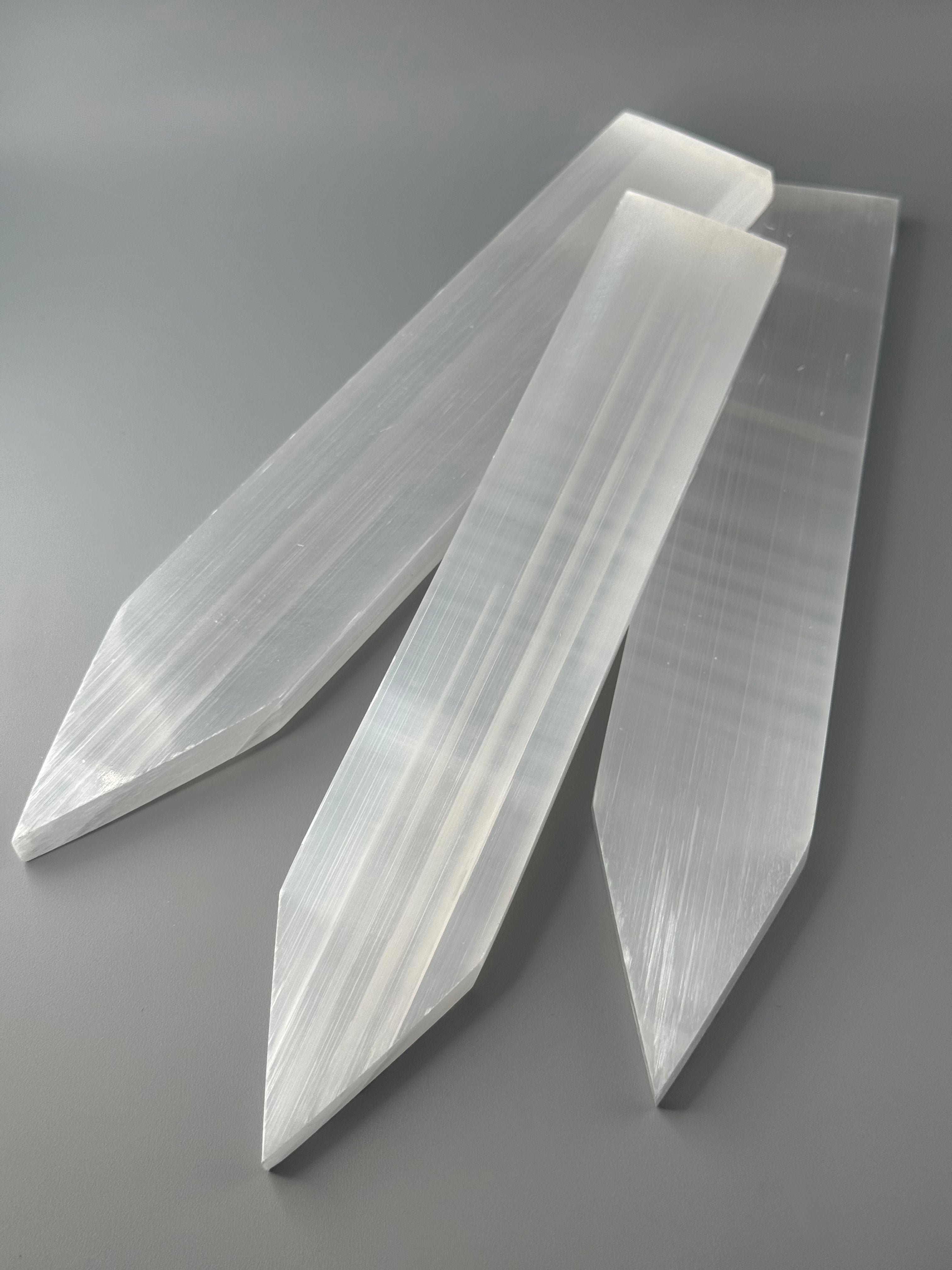•SATIN SPAR• pointed polished bar