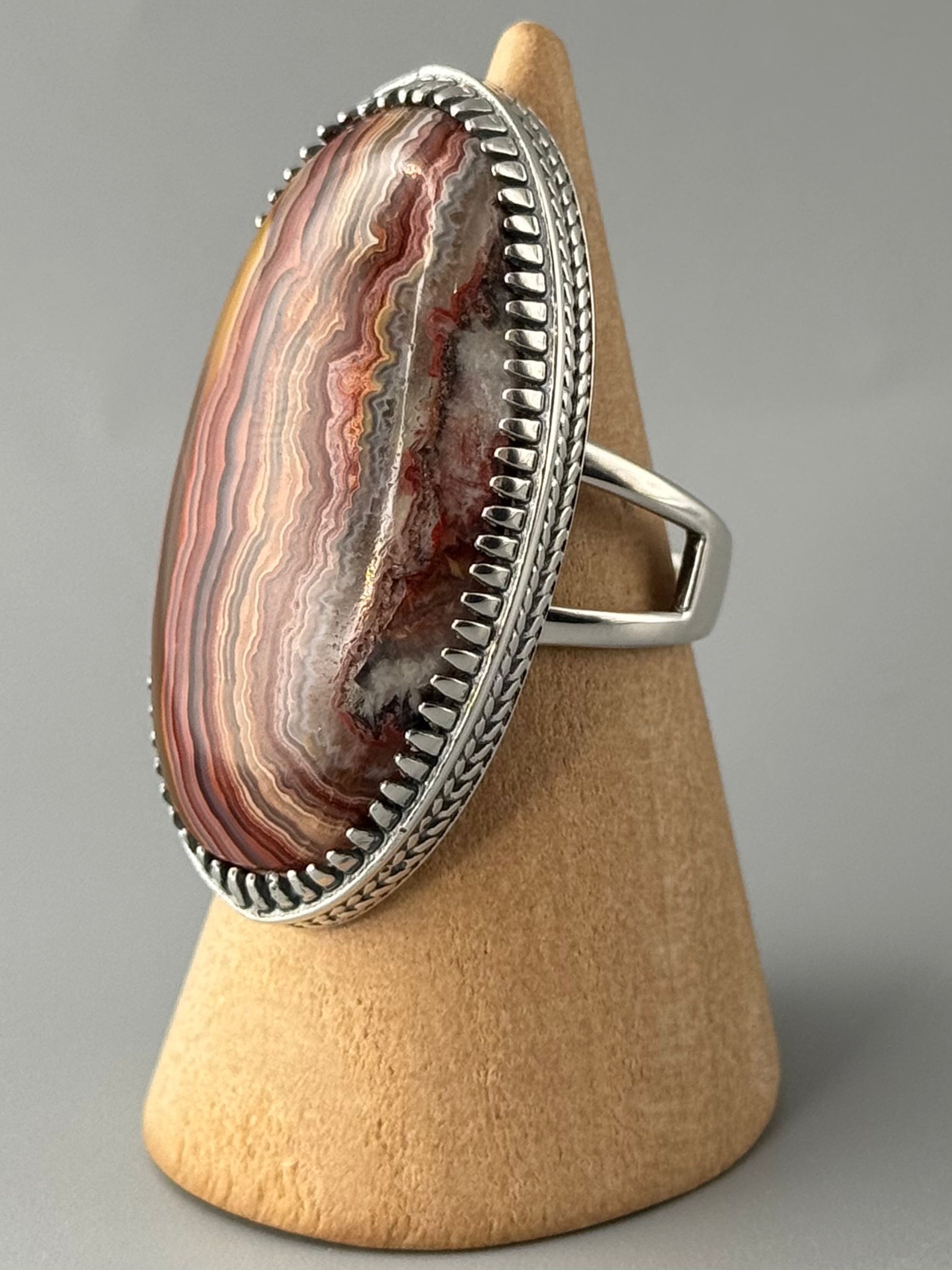 •CRAZY LACE AGATE - OVAL• serrated bezel silver ring (various sizes)